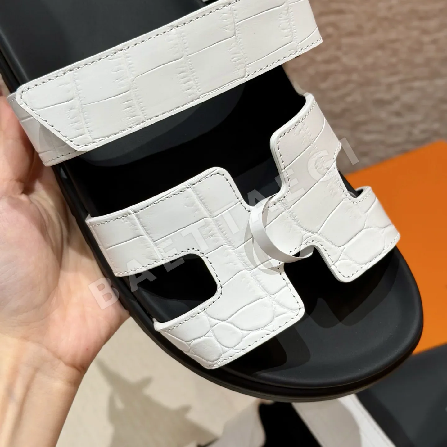 에르메스 시프레 크로커다일 샌달 상세 이미지 8