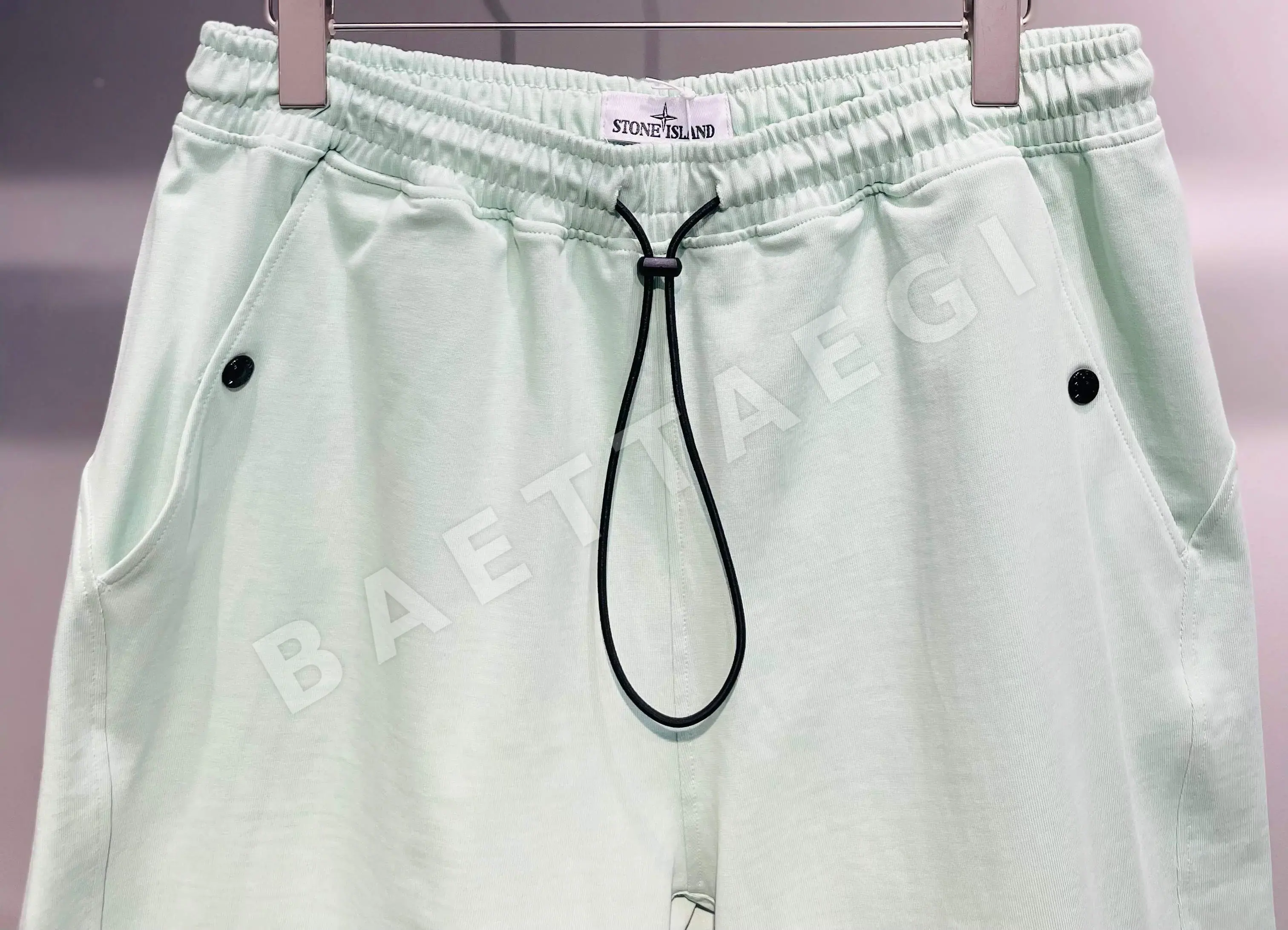 스톤아일랜드 컴퍼스 패치 캐주얼 남성 반바지 상세 이미지 3