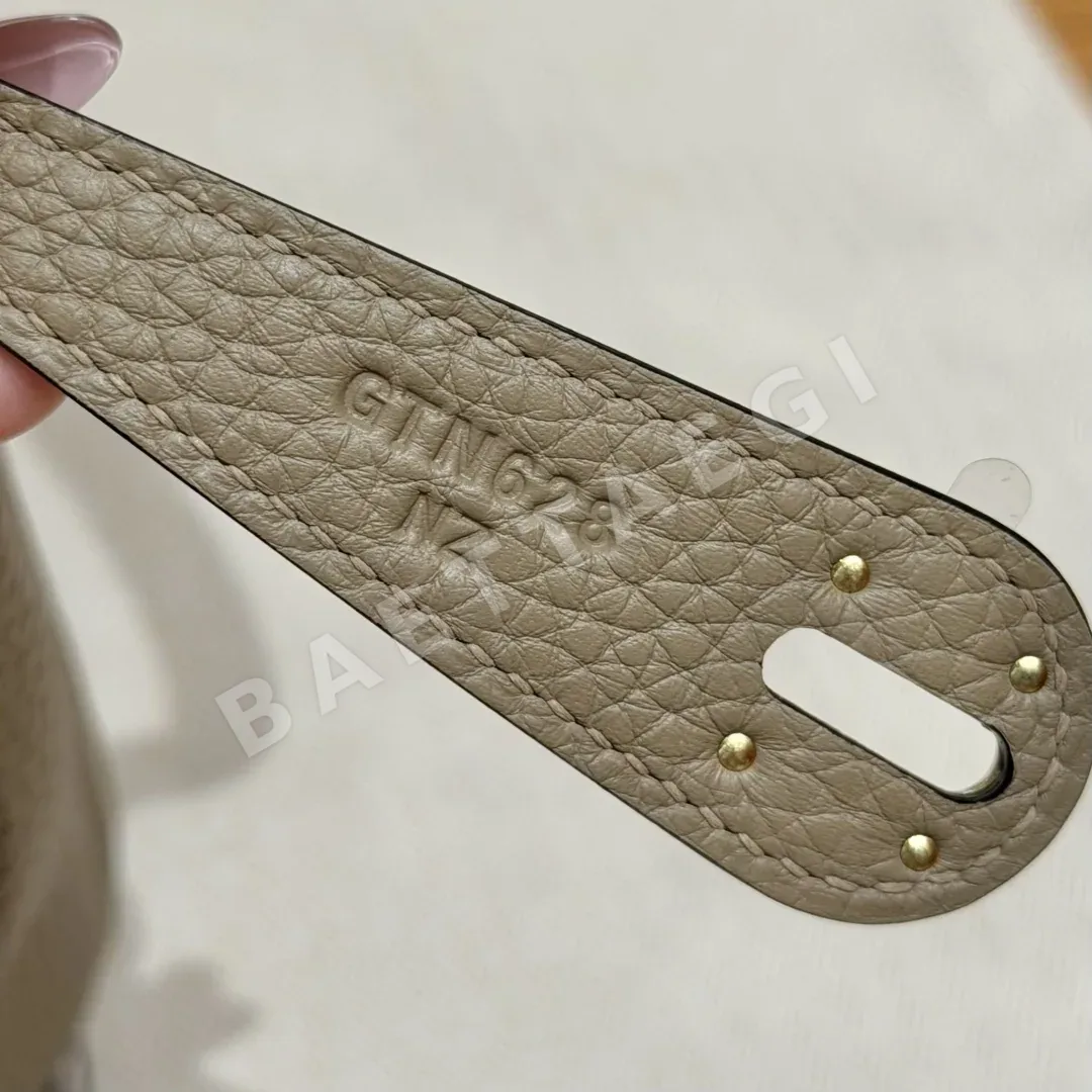 에르메스 린디 26 골드 하드웨어 소가죽 가방 상세 이미지 9
