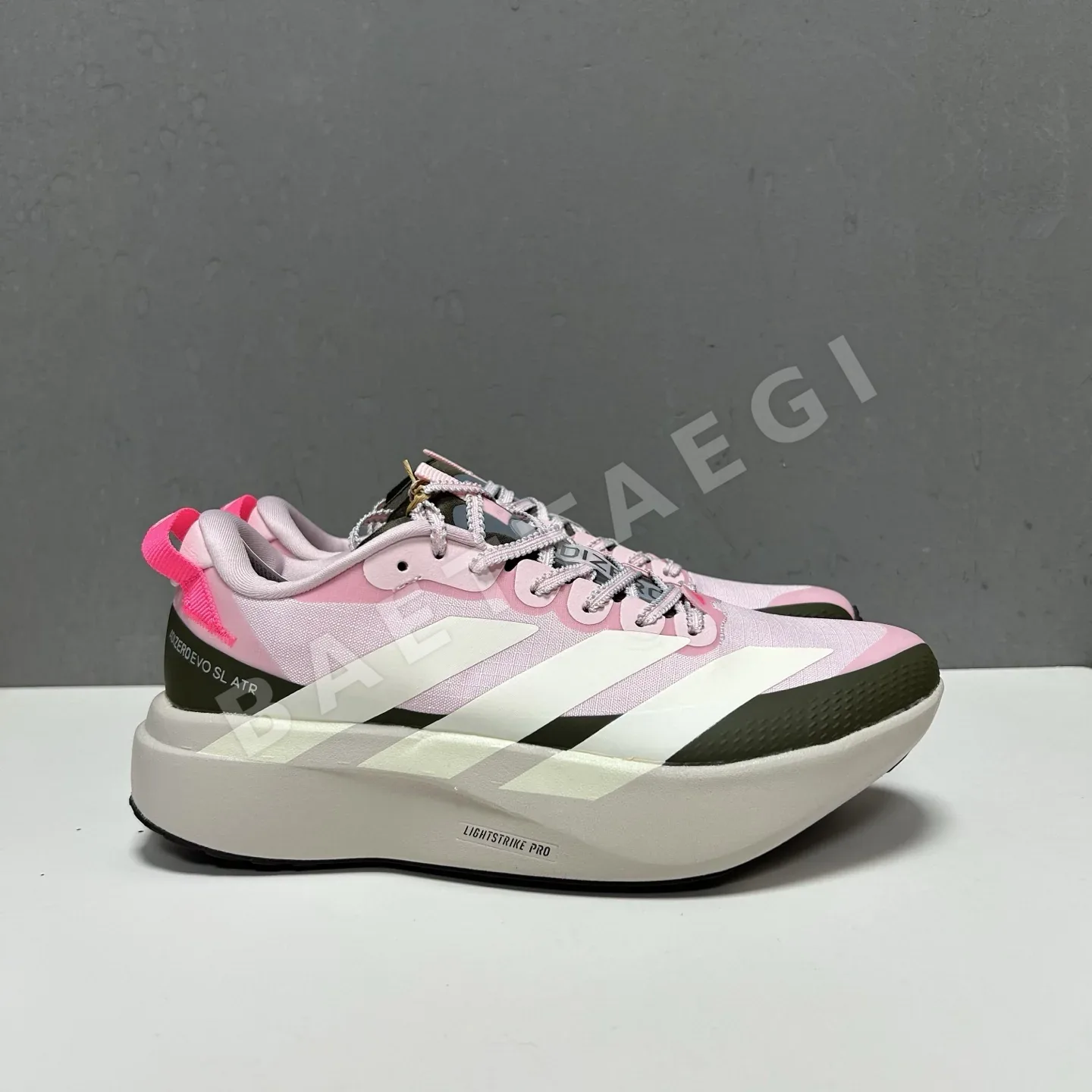 아디다스 신발 157696 Adidas Sneakers