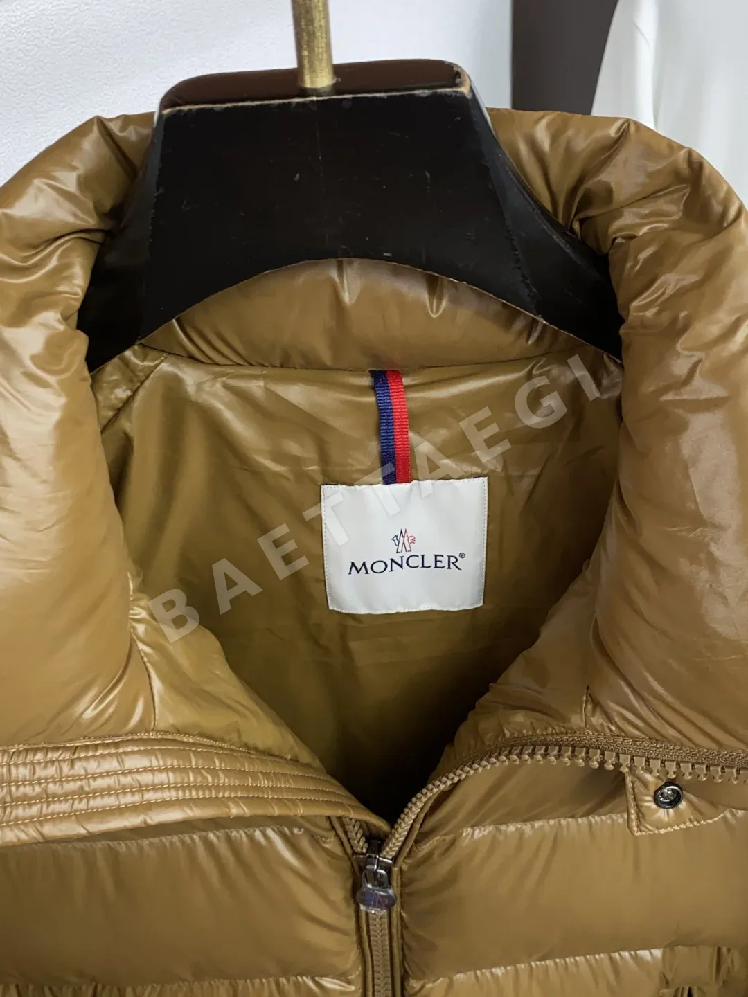 몽클레르 마야(Moncler Maya) 후드 쇼트 다운 자켓 상세 이미지 3