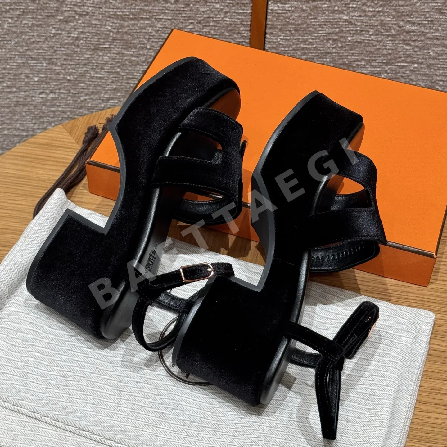 에르메스 잼30 샌들 블랙 스웨이드 상세 이미지 7