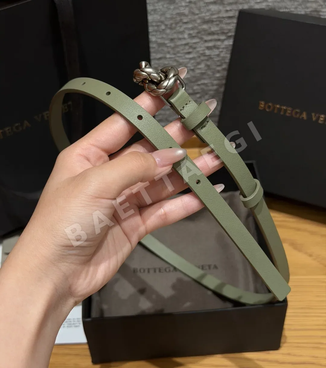 보테가베네타 슬림 소가죽 벨트 상세 이미지 4