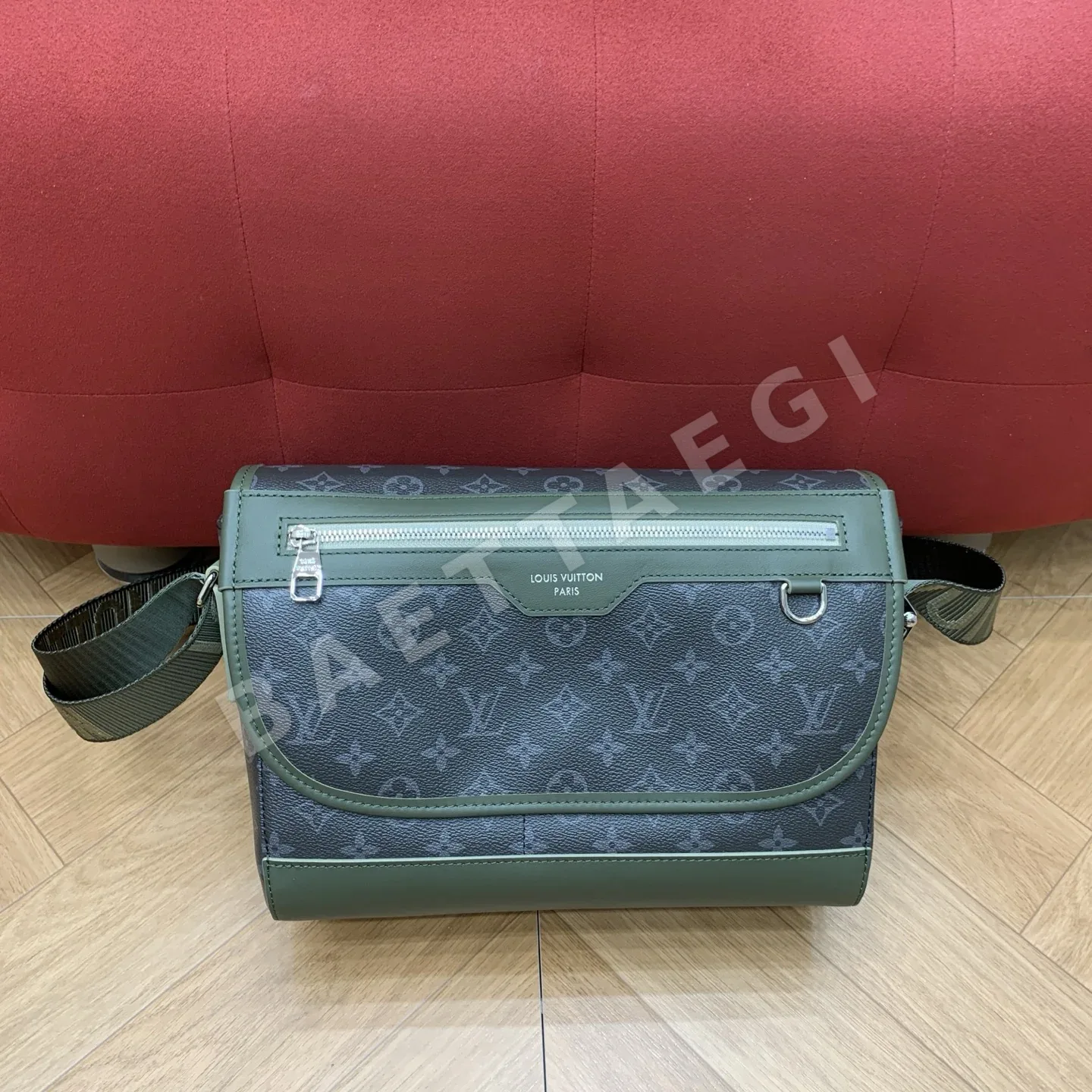 루이비통 꾸리에 메신저 M28629