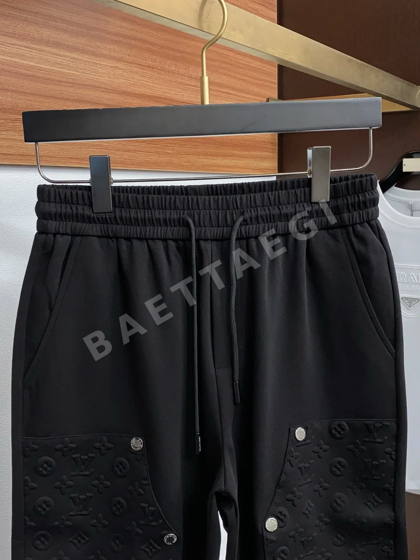 루이비통 남성 오리지널 핏 코튼 스트레치 반바지 상세 이미지 2