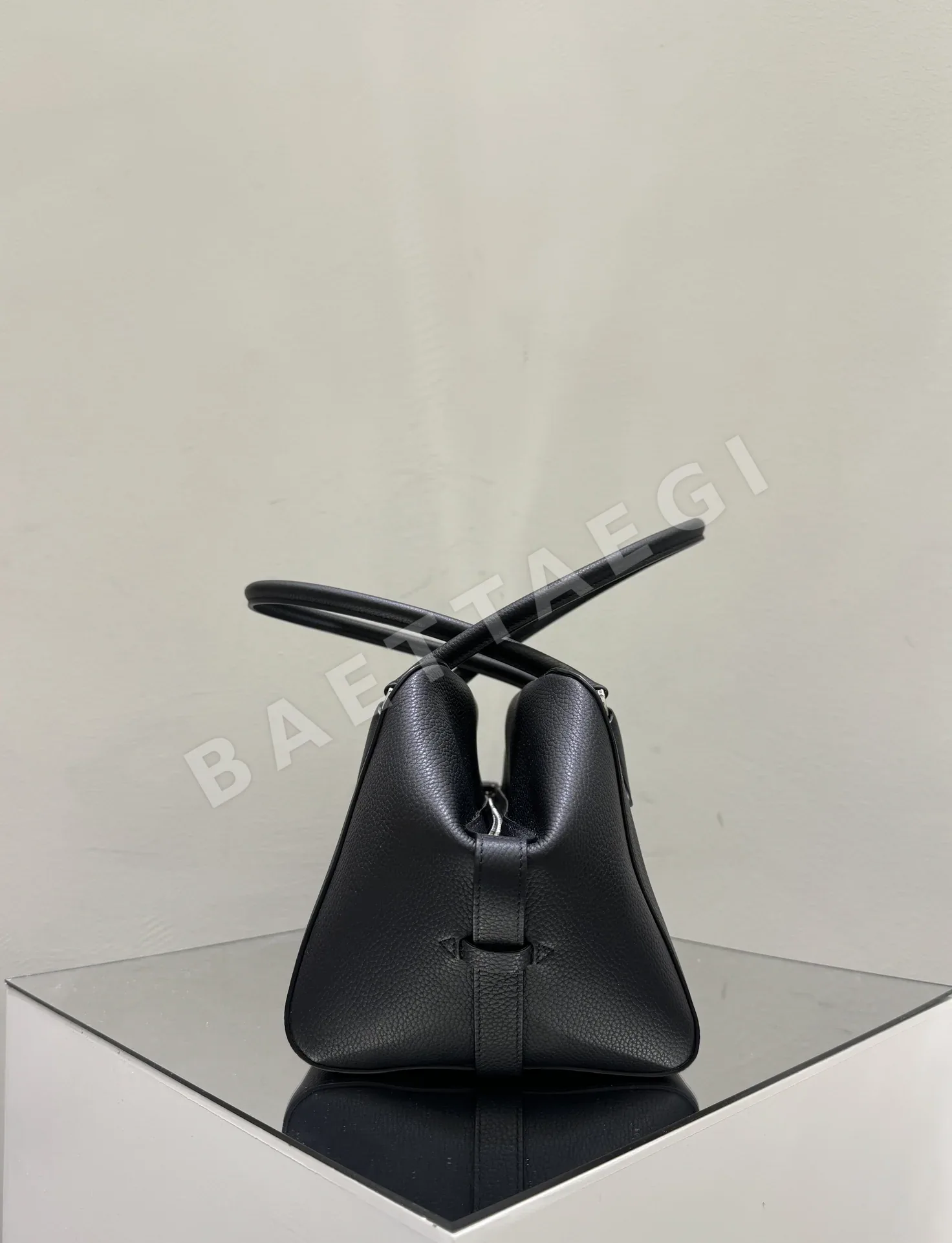더로우 가방 상세 이미지 3