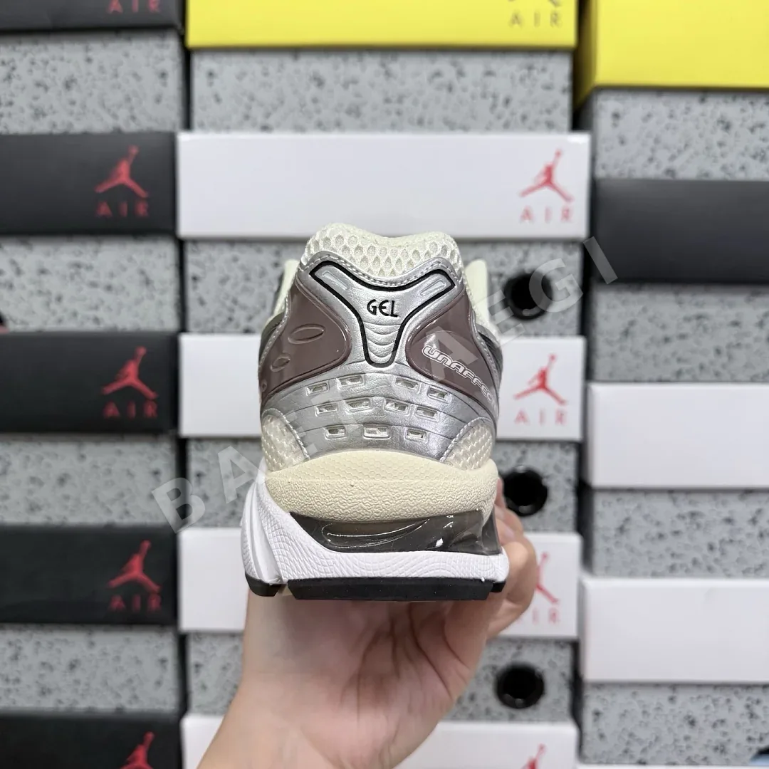 아식스 [WZ] 젤 카야노 14 1201A019-108 200400 Asics Gel-Kayano 14 Cream Black Metallic 상세 이미지 4