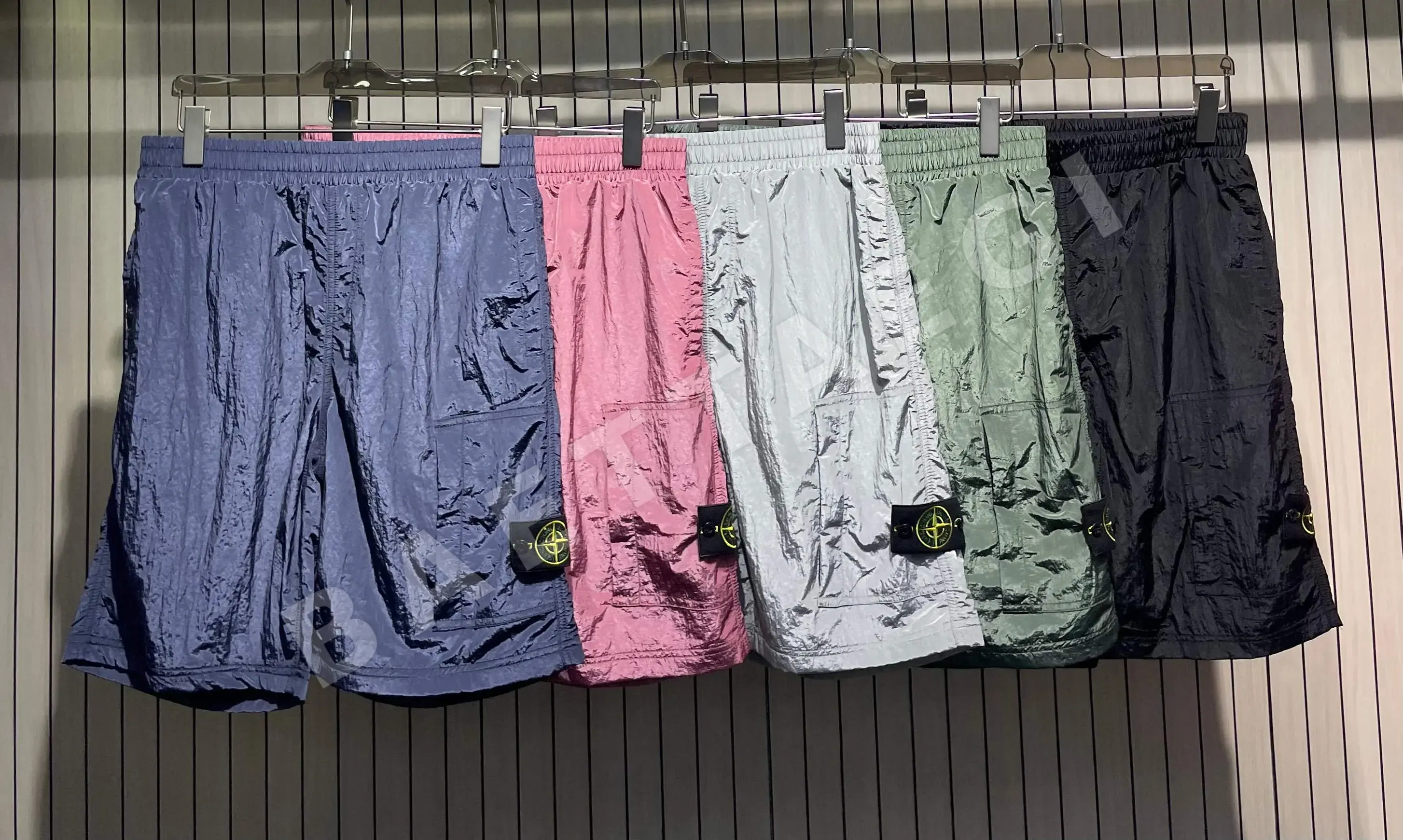 스톤아일랜드 메탈 나일론 허리 밴드 남성 반바지 50902