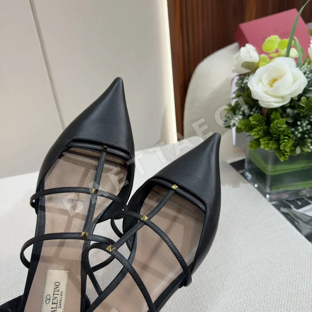 발렌티노 락스터드 위스피 카프스킨 마이크로힐 뮬 상세 이미지 9