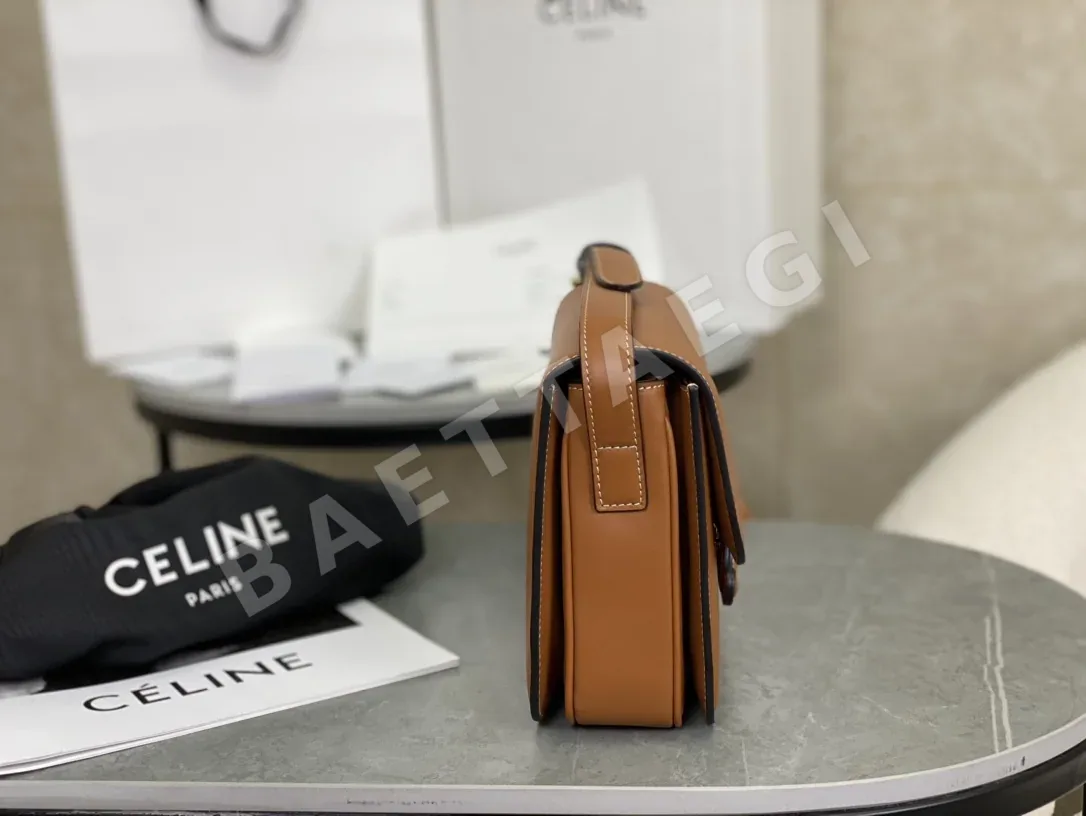 셀린느 엠보 가공 미디엄 브라운 박스 가방 상세 이미지 4