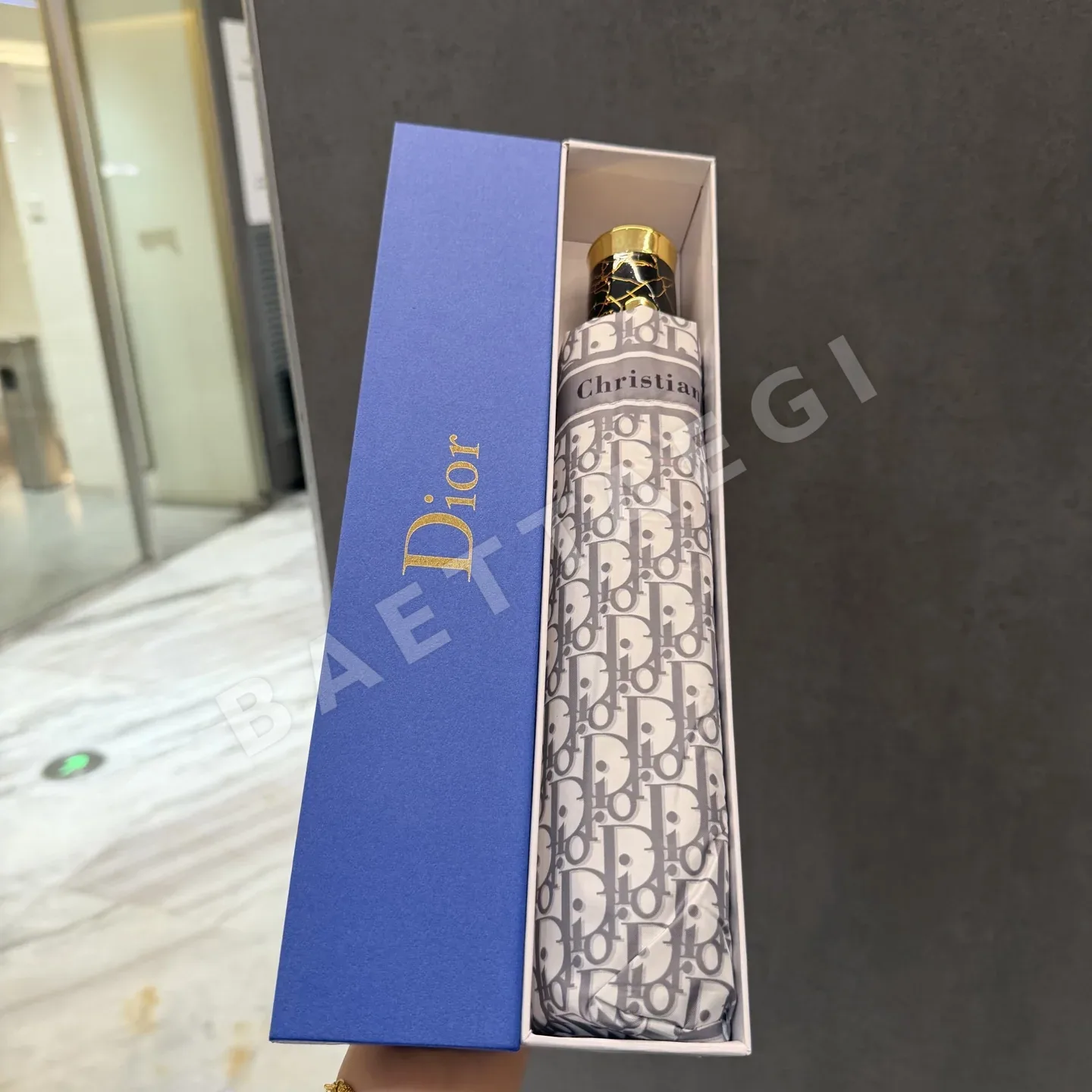 디올 3단 완전 자동 접이식 자외선 차단 우산 85553