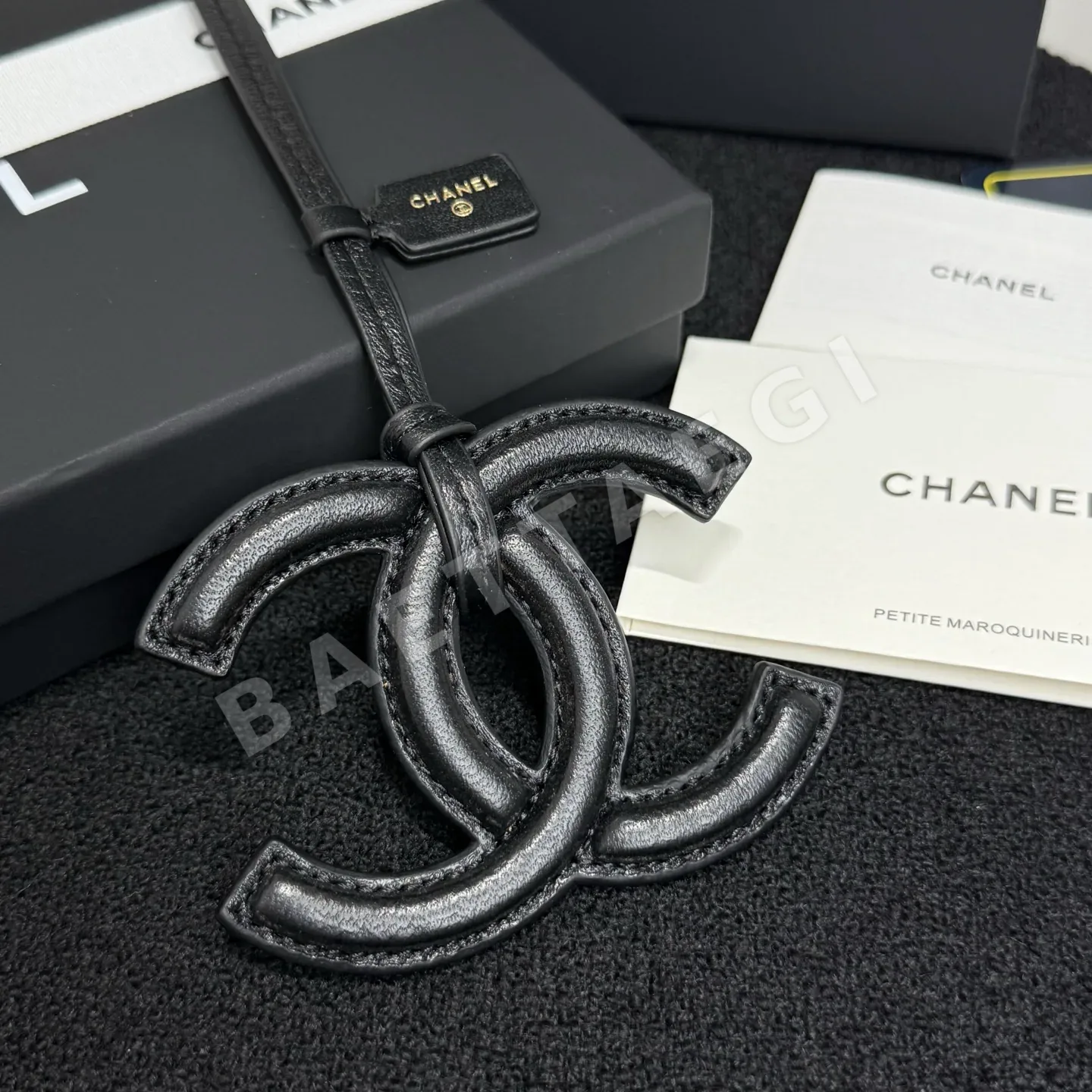 샤넬 램스킨 더블 C 로고 키링 상세 이미지 7
