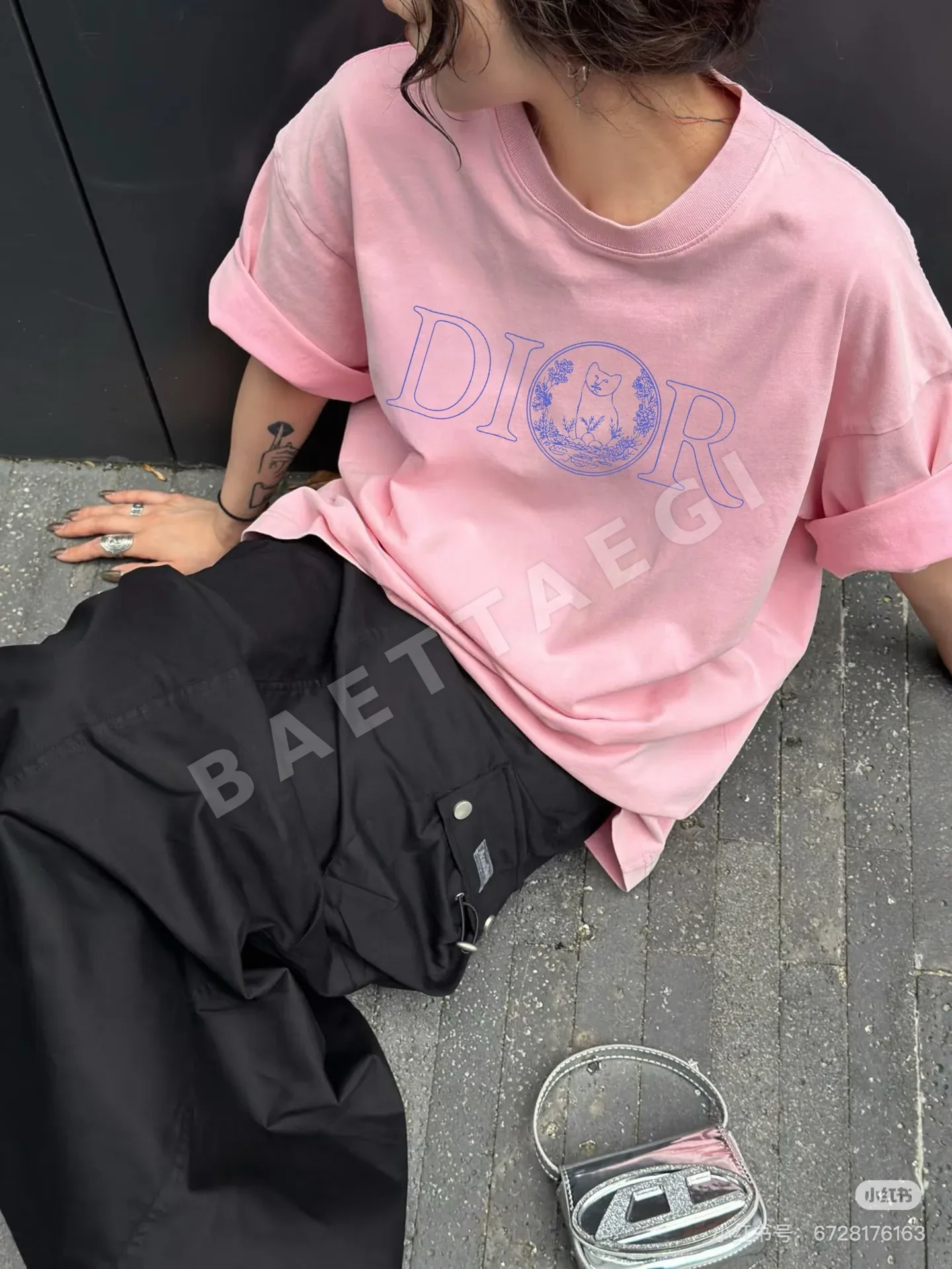 디올 고양이 무늬 여성 반팔 티셔츠 상세 이미지 3