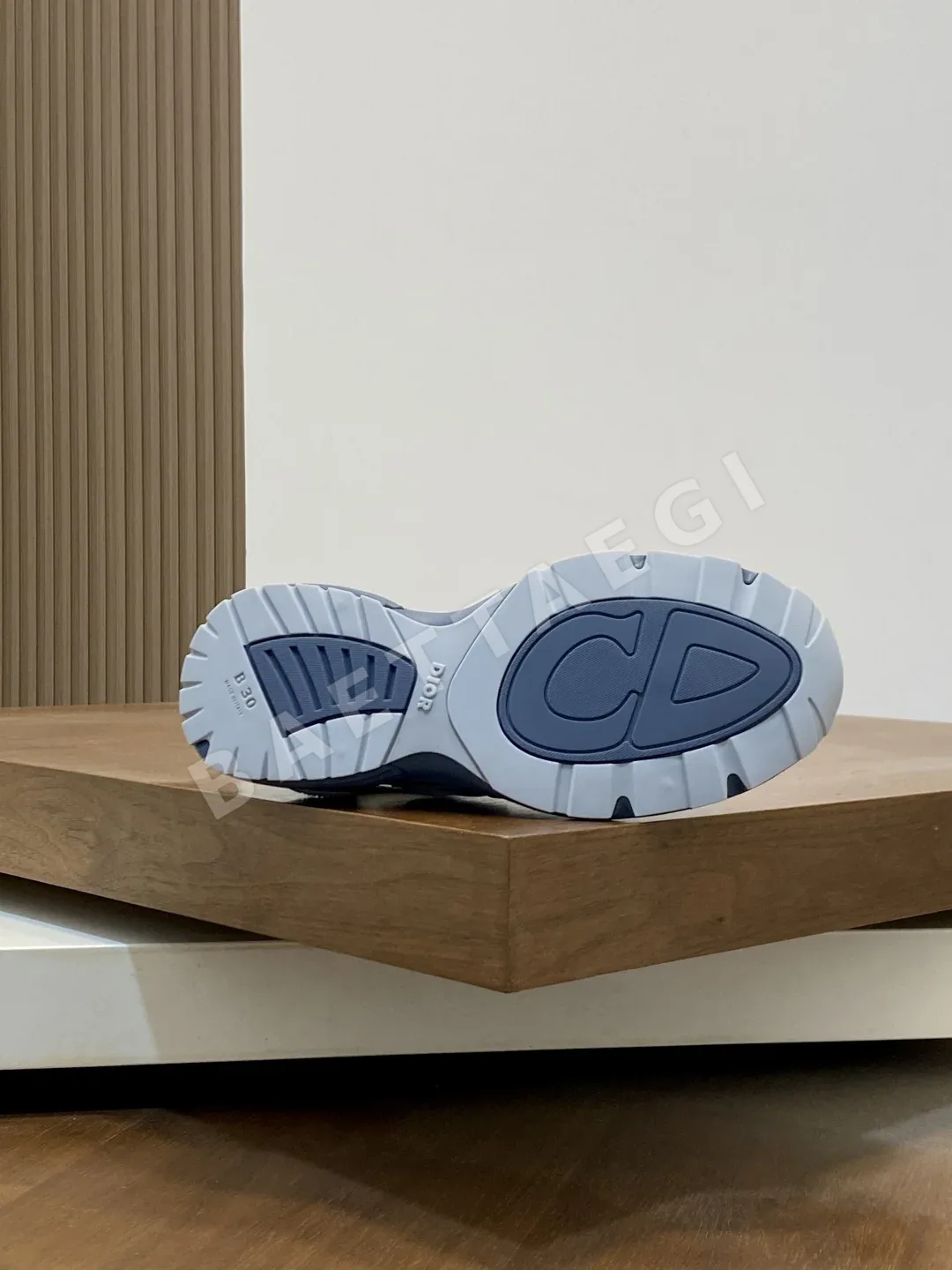 디올 B30 스니커즈 블루 테크니컬패브릭 CD30 로고 상세 이미지 9