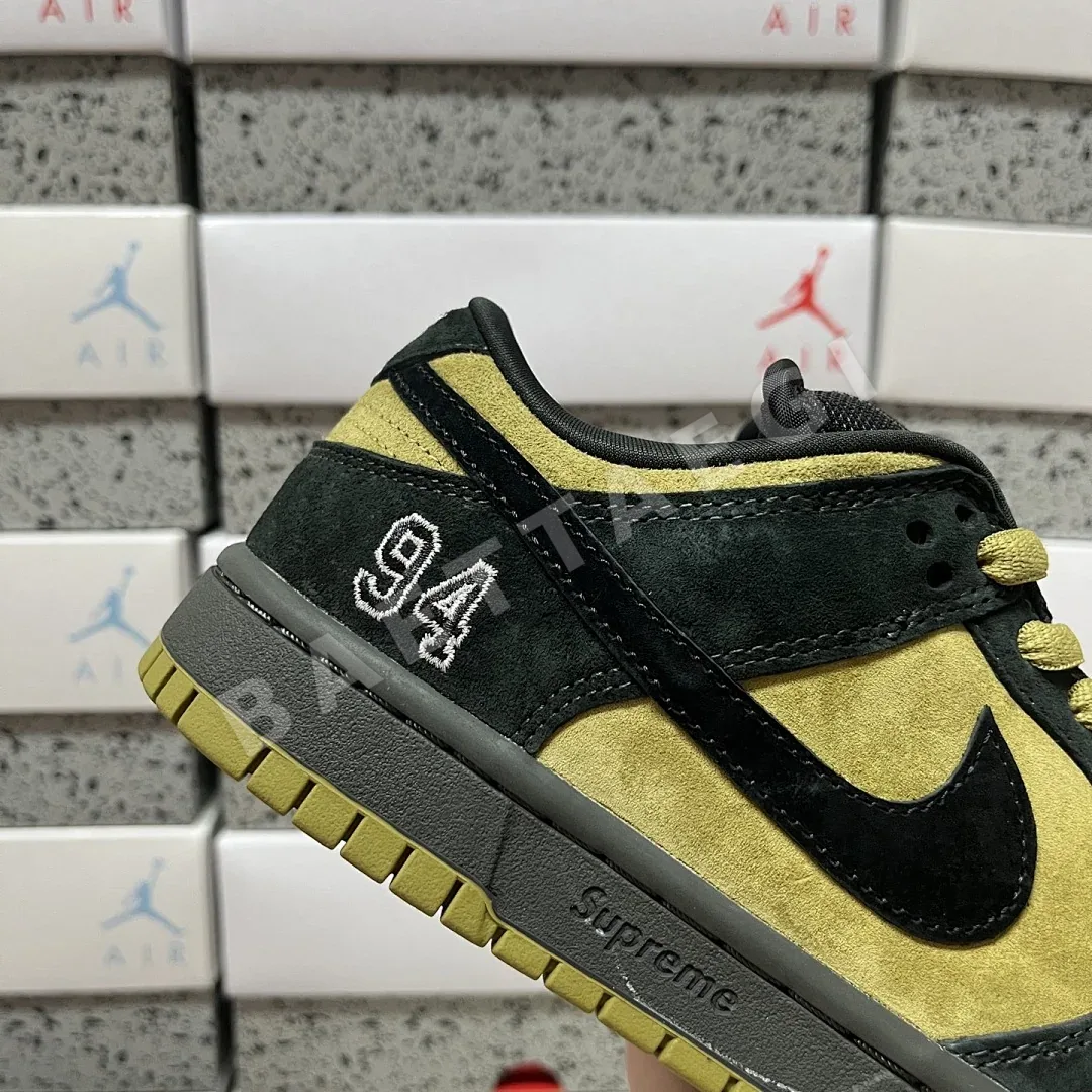 나이키 [AY] SB 덩크 로우 HQ8487-300 201035 Nike SB Dunk Low Supreme 94 Camper Green 상세 이미지 6