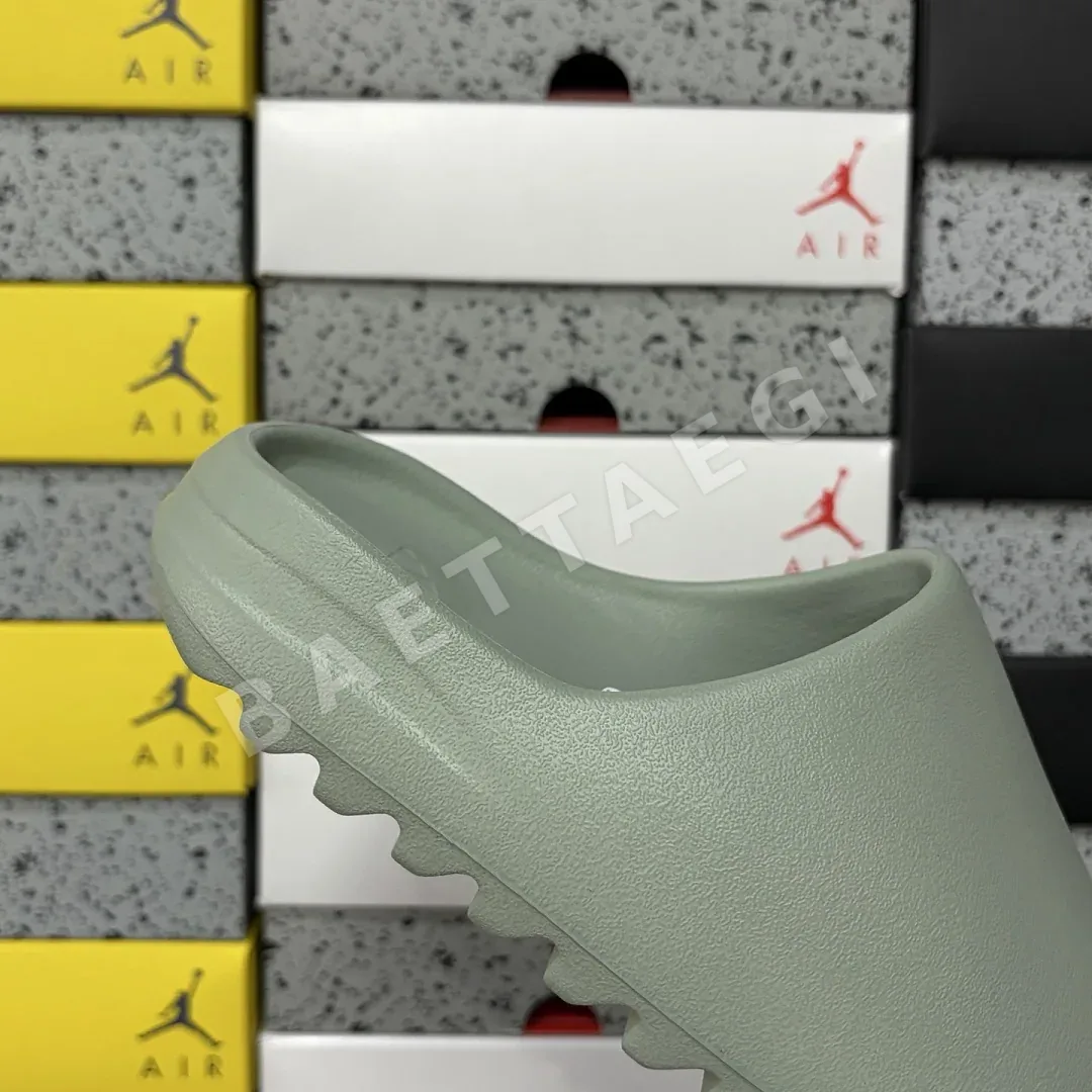 아디다스 [LW] 이지 슬라이드 ID5480 200626 Adidas Yeezy Slide Salt 상세 이미지 2