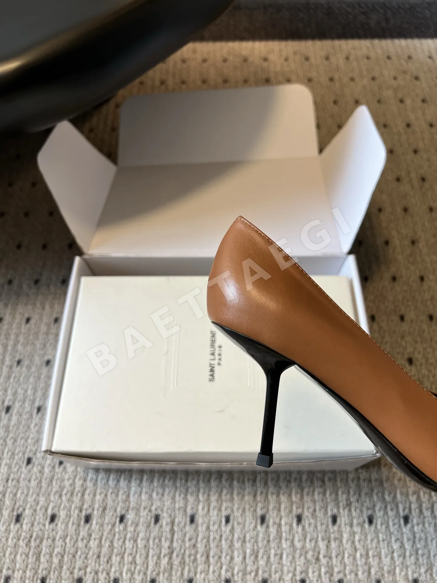 생로랑 메탈릭 로고 포인티드 토 스틸레토 힐 상세 이미지 9