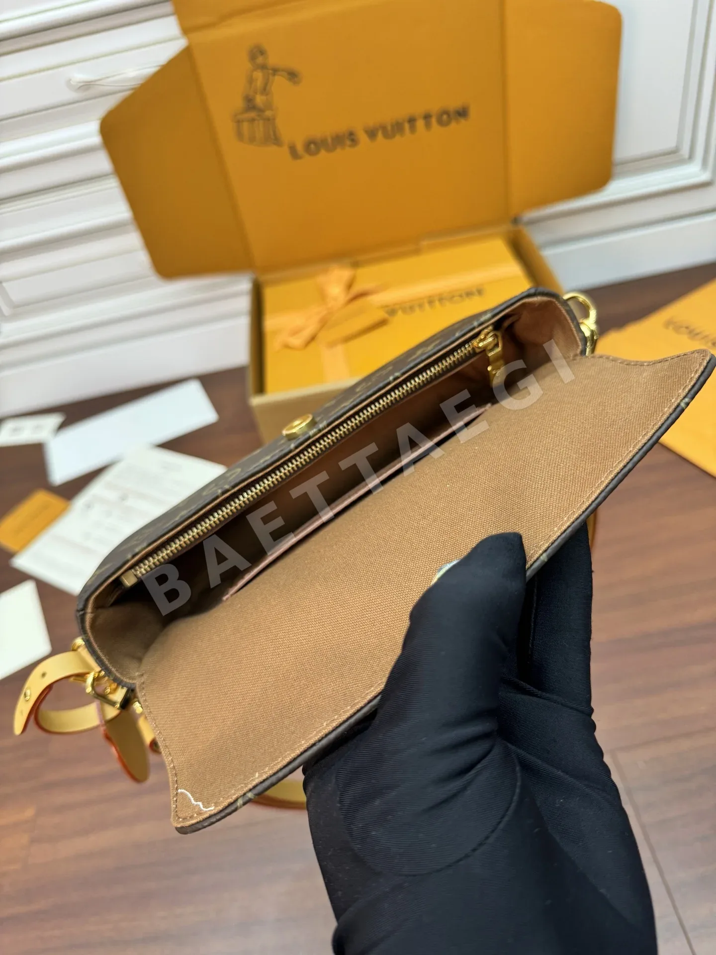 루이비통 M81911 가방 상세 이미지 7