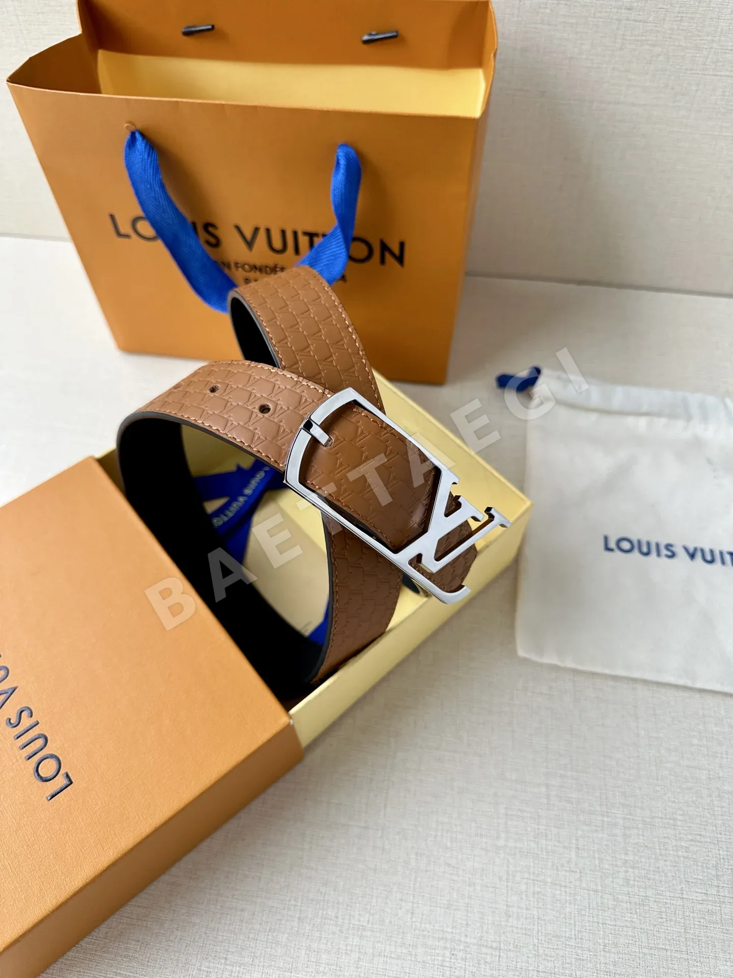 루이비통 LV 에어로그램 버클 양면 벨트 상세 이미지 4