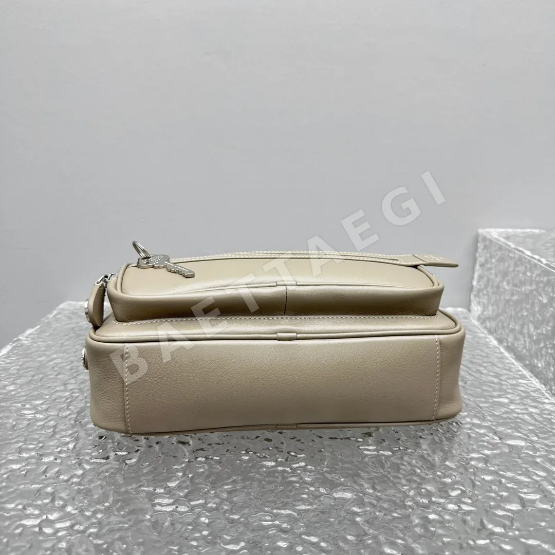 아크네스튜디오 카메로 스몰 143200 가방 Bag 상세 이미지 4