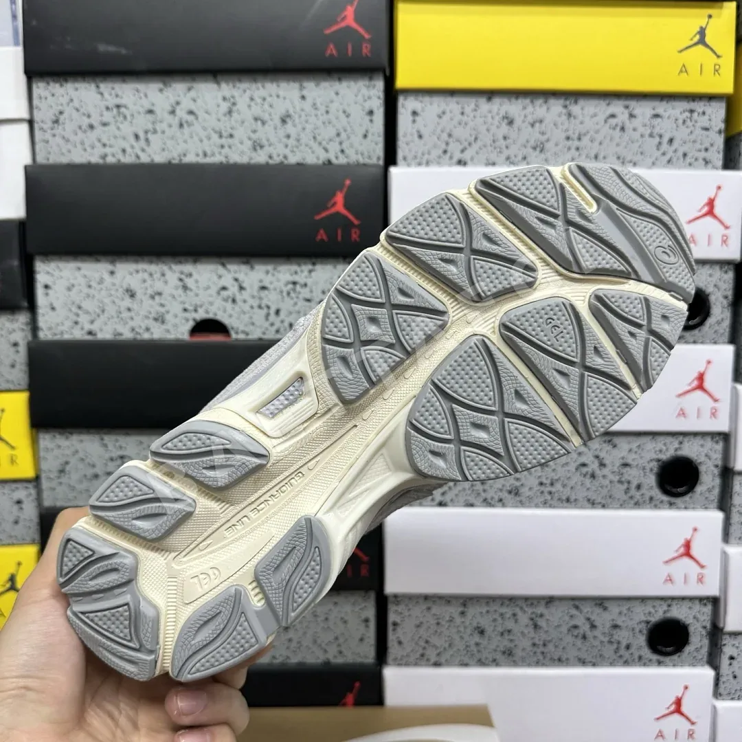아식스 [WZ] 젤 NYC 1203A372-600 200383 Asics Gel-NYC Ivory Mid Grey 상세 이미지 3