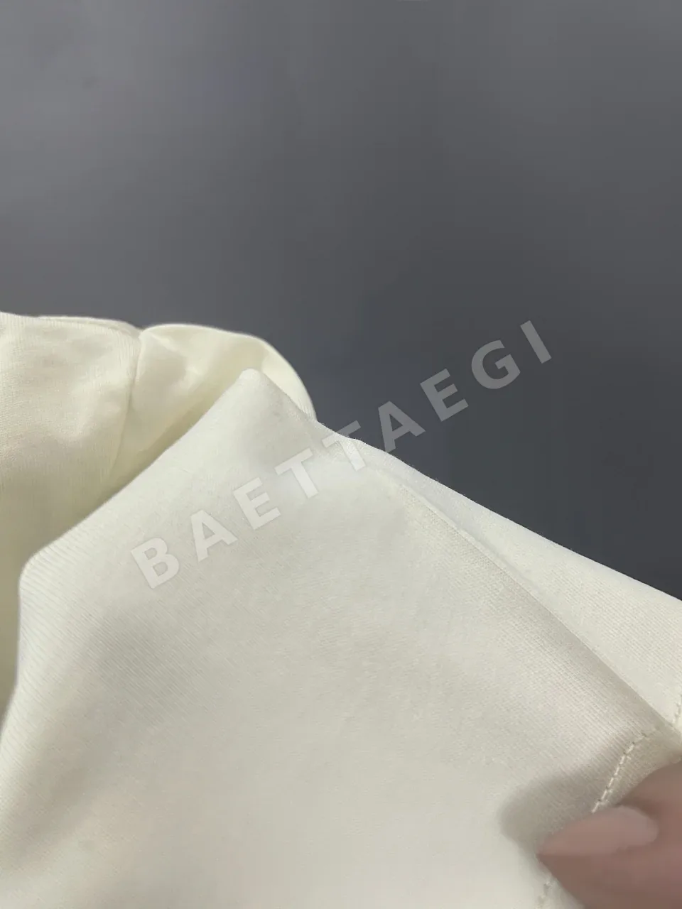 발렌티노 클래식 프린트 크루넥 반팔 티셔츠 상세 이미지 6