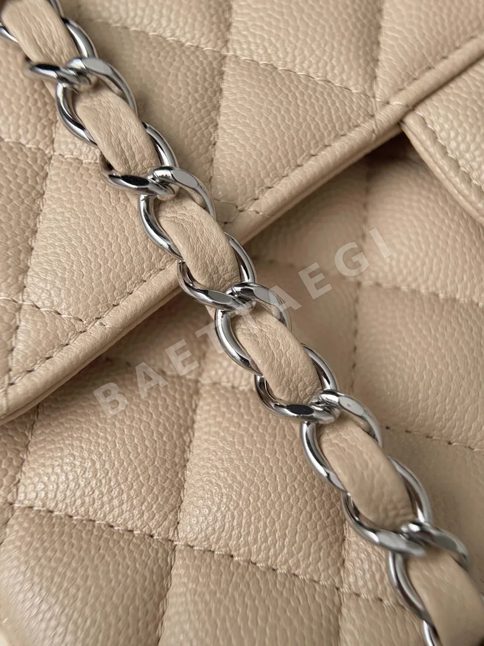 샤넬 은장 캐비어 가방 상세 이미지 7