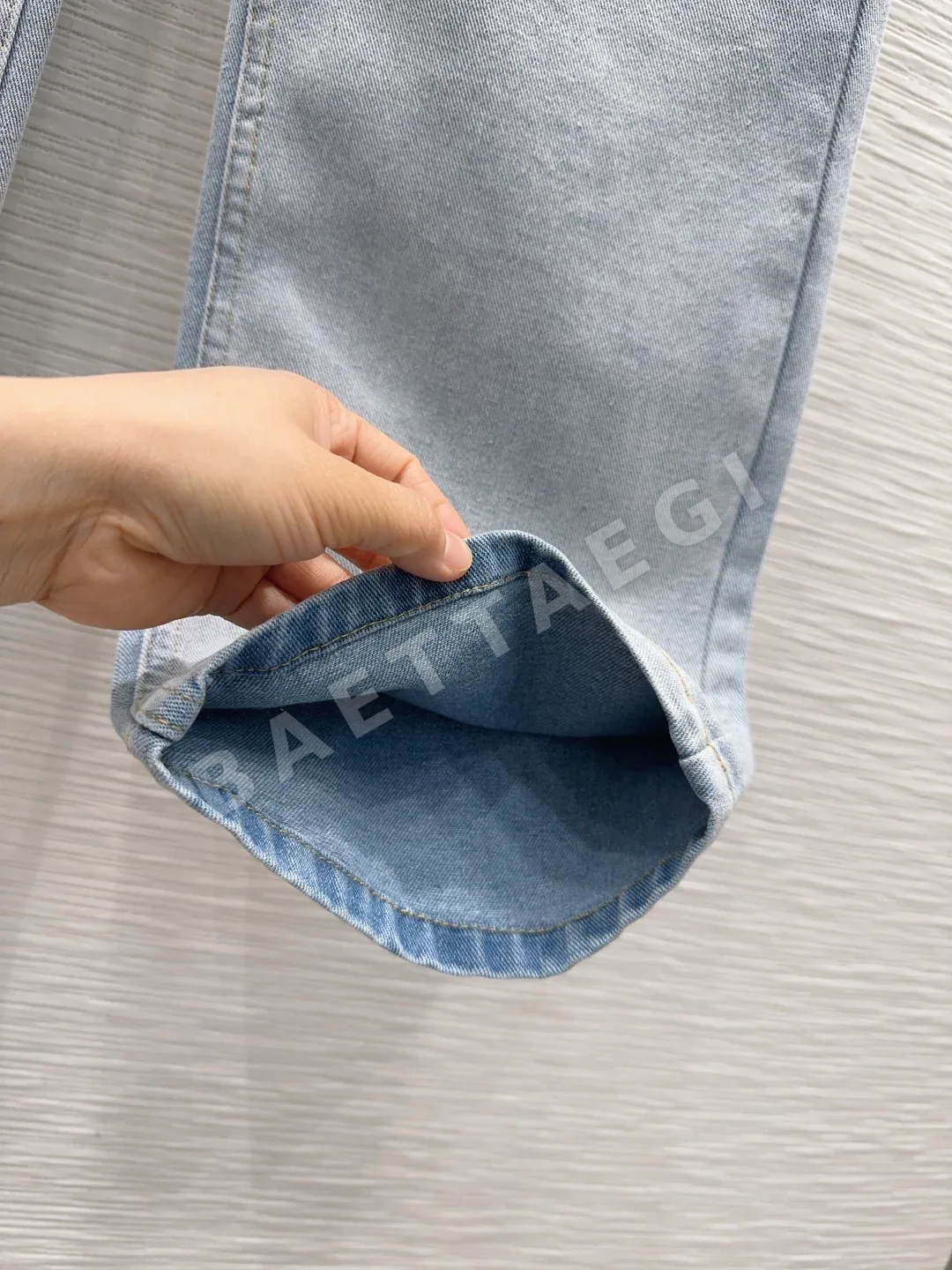 디올 에이징 데님 여성 바지 상세 이미지 5