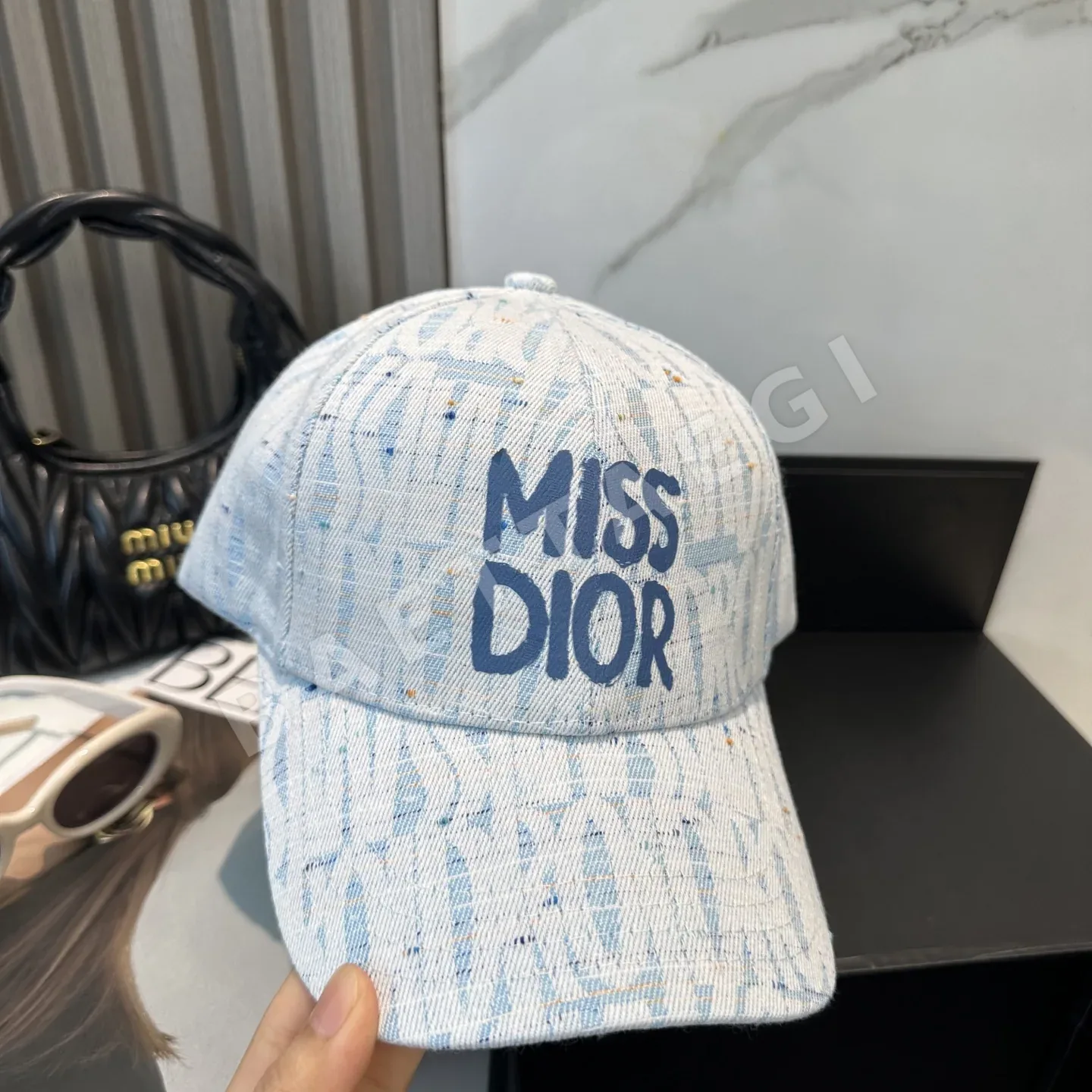 디올 미니멀 베이스볼 캡 상세 이미지 5