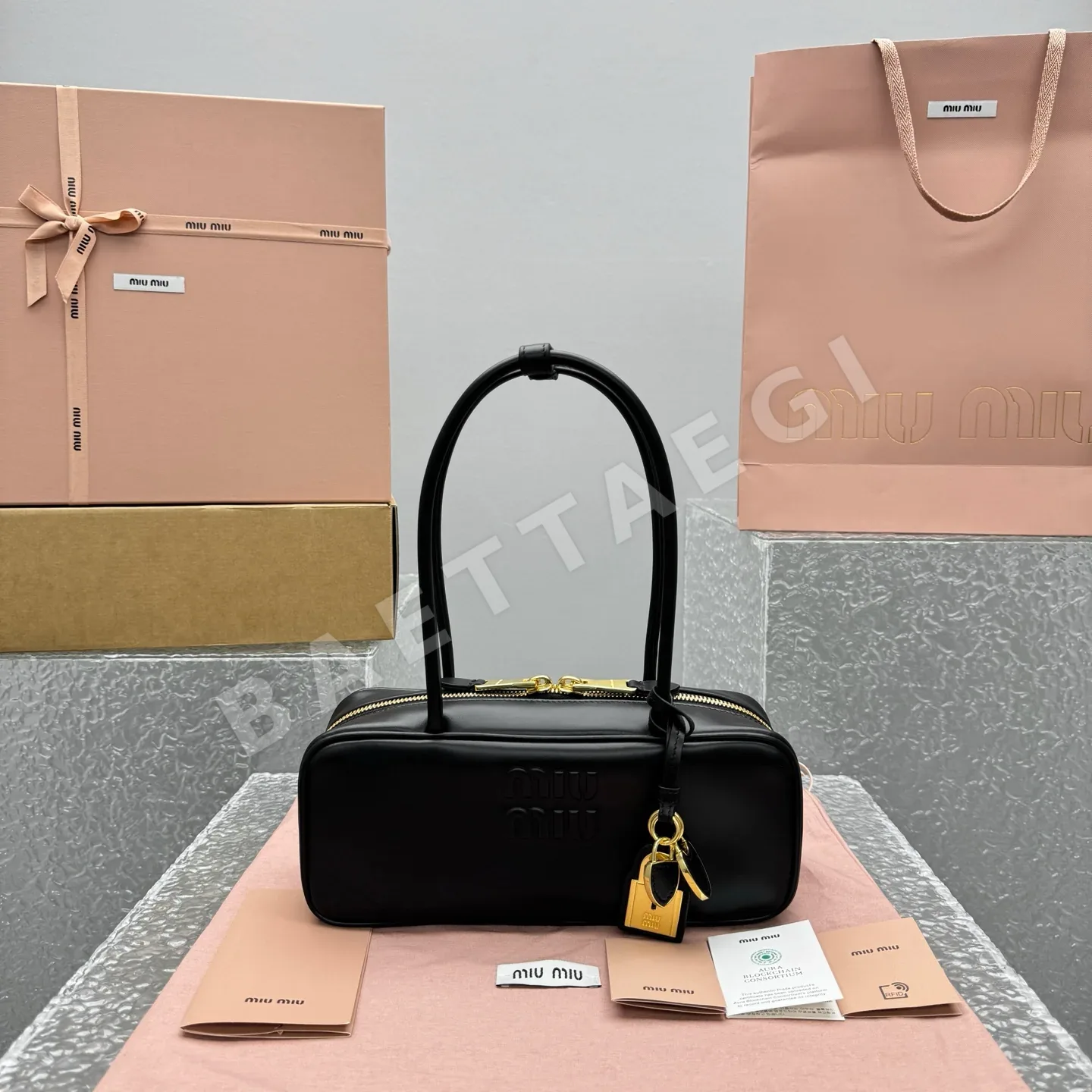 미우미우 MISHANG Beau 올레더 블랙 핸드백 68512