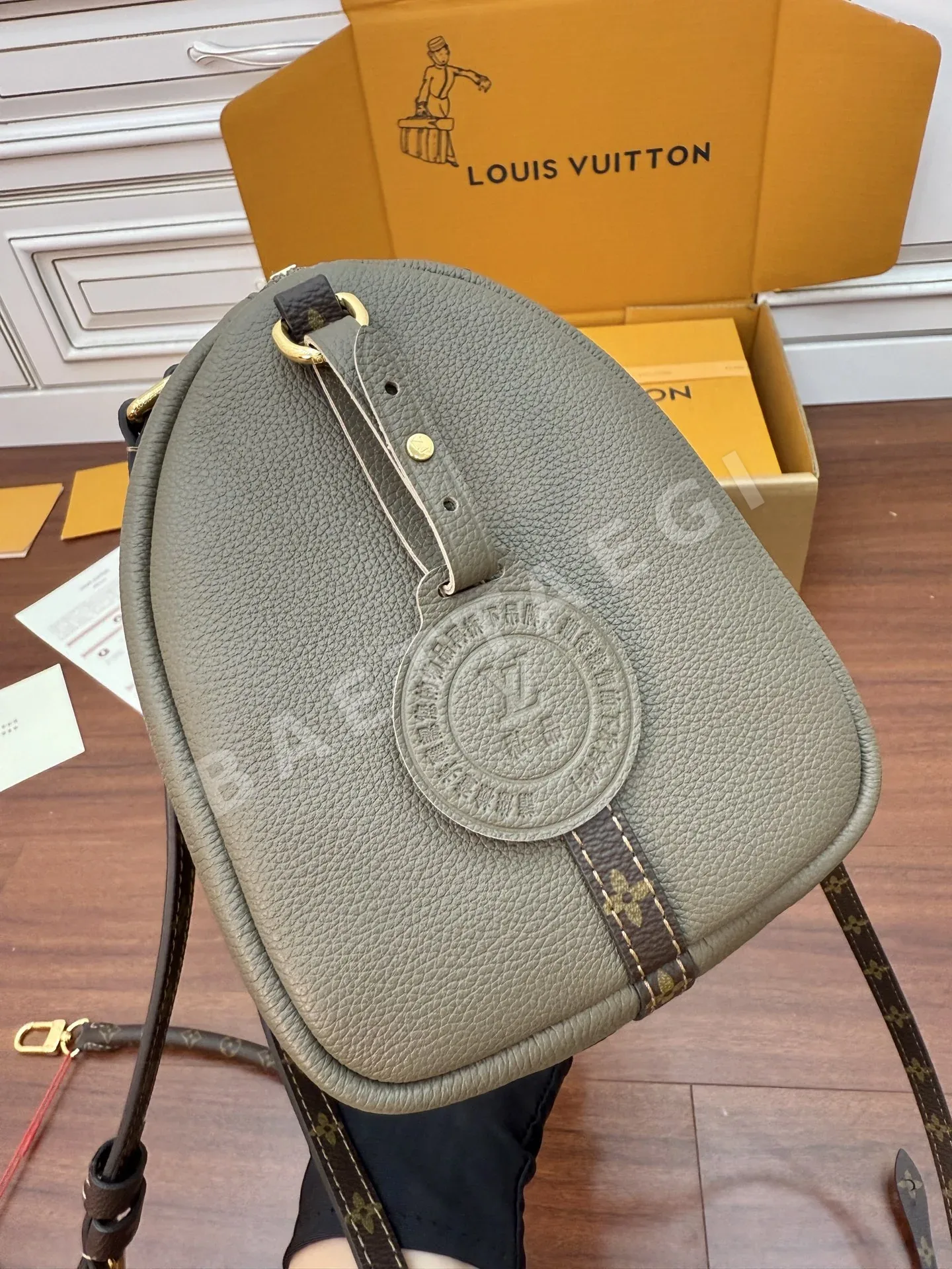 루이비통 M26360 다이아몬드 패턴 가방 상세 이미지 6