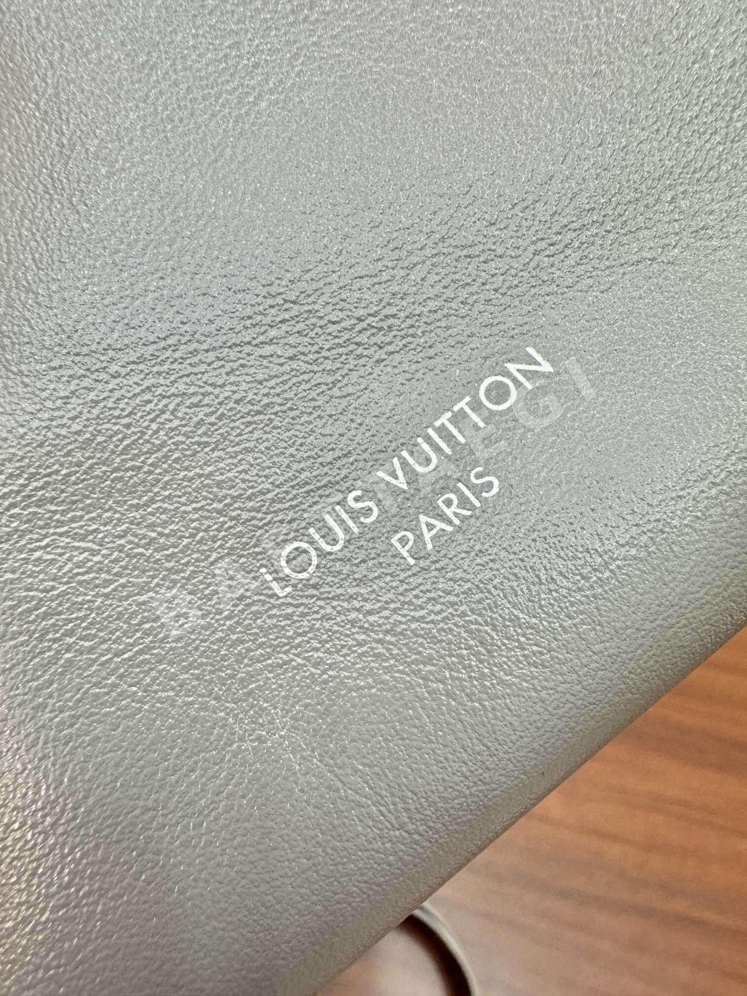 루이비통 M12579 가방 상세 이미지 8