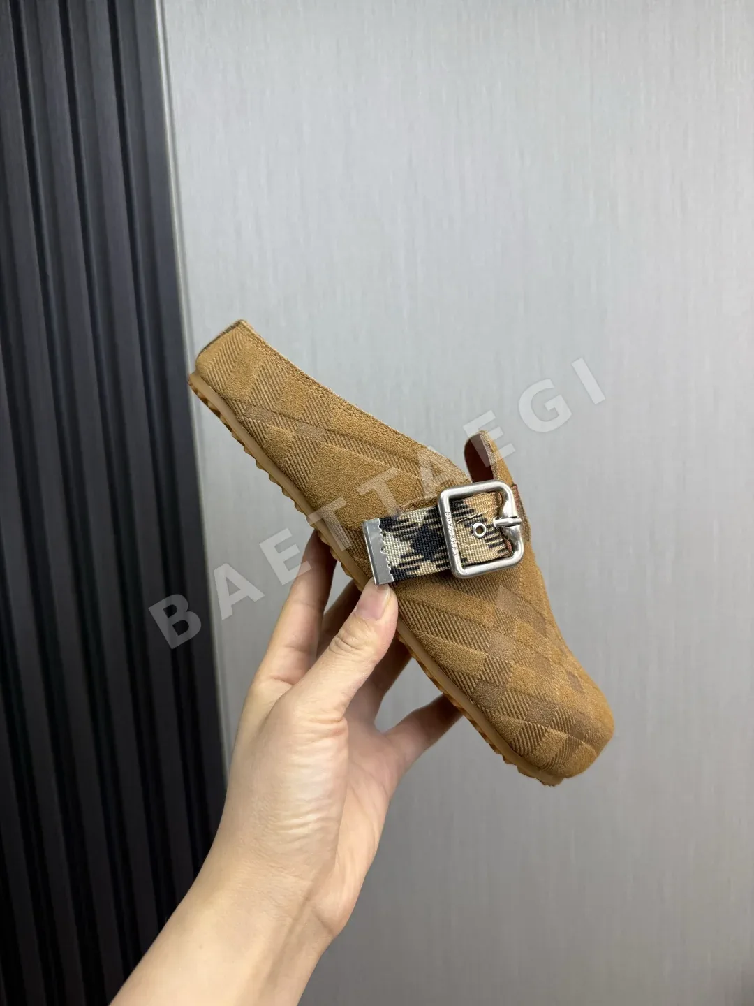 버버리 샌들 가죽 상세 이미지 7