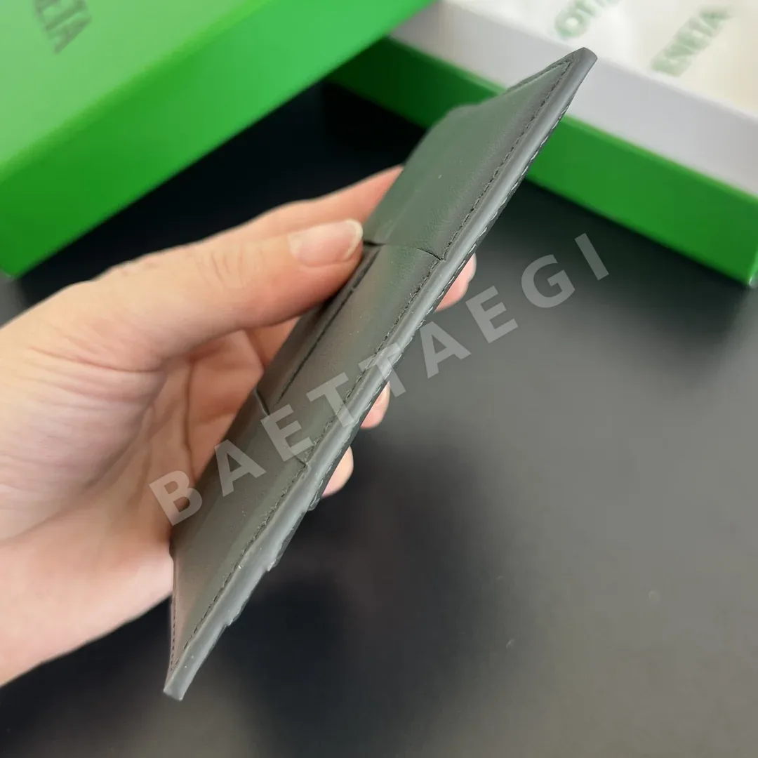 보테가베네타 대형 우븐 지퍼 카드 지갑 4593 상세 이미지 3