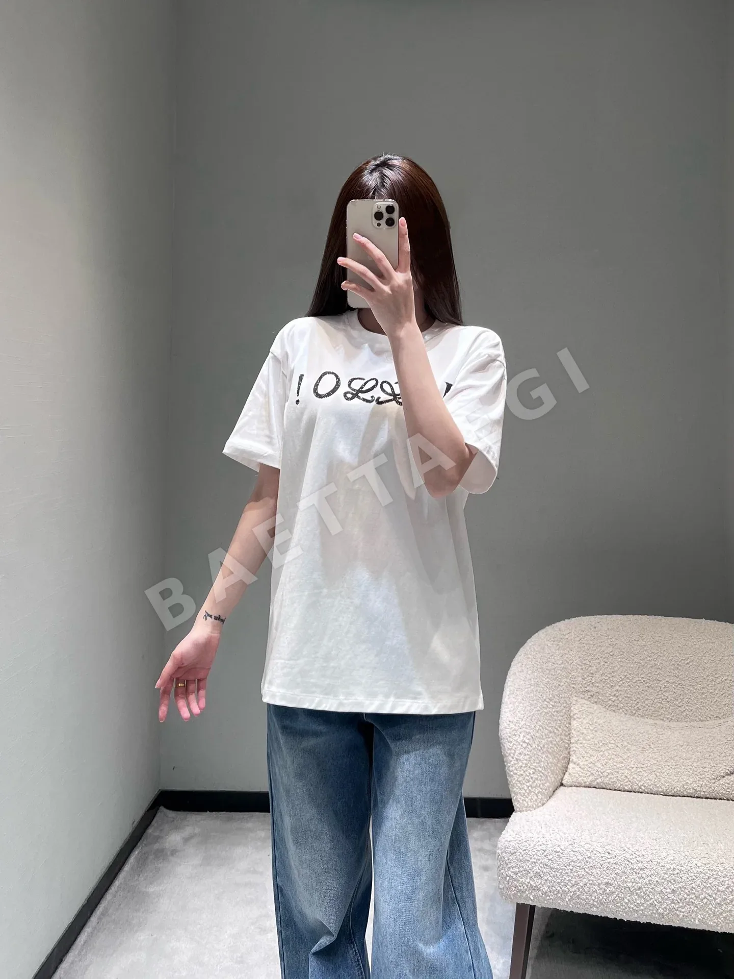 로에베 레터 프린트 반팔 티셔츠 상세 이미지 9