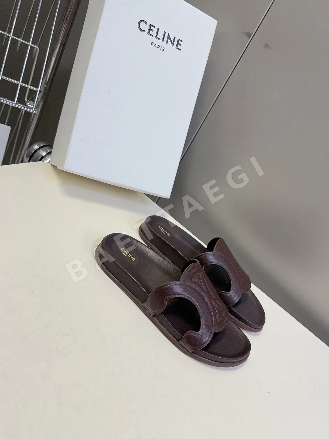 셀린느 개선문 패턴 슬리퍼 상세 이미지 2