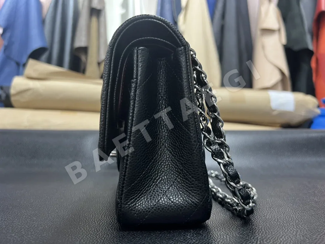 샤넬 클래식 플랩 미디엄 가방 상세 이미지 9