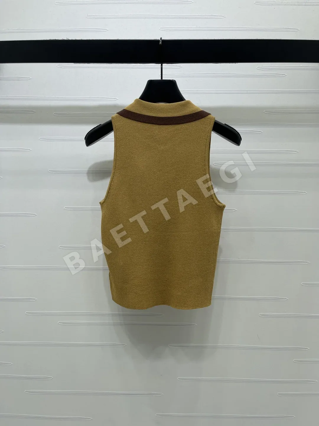 미우미우 컬러 블록 카라 반팔 니트베스트 상세 이미지 8