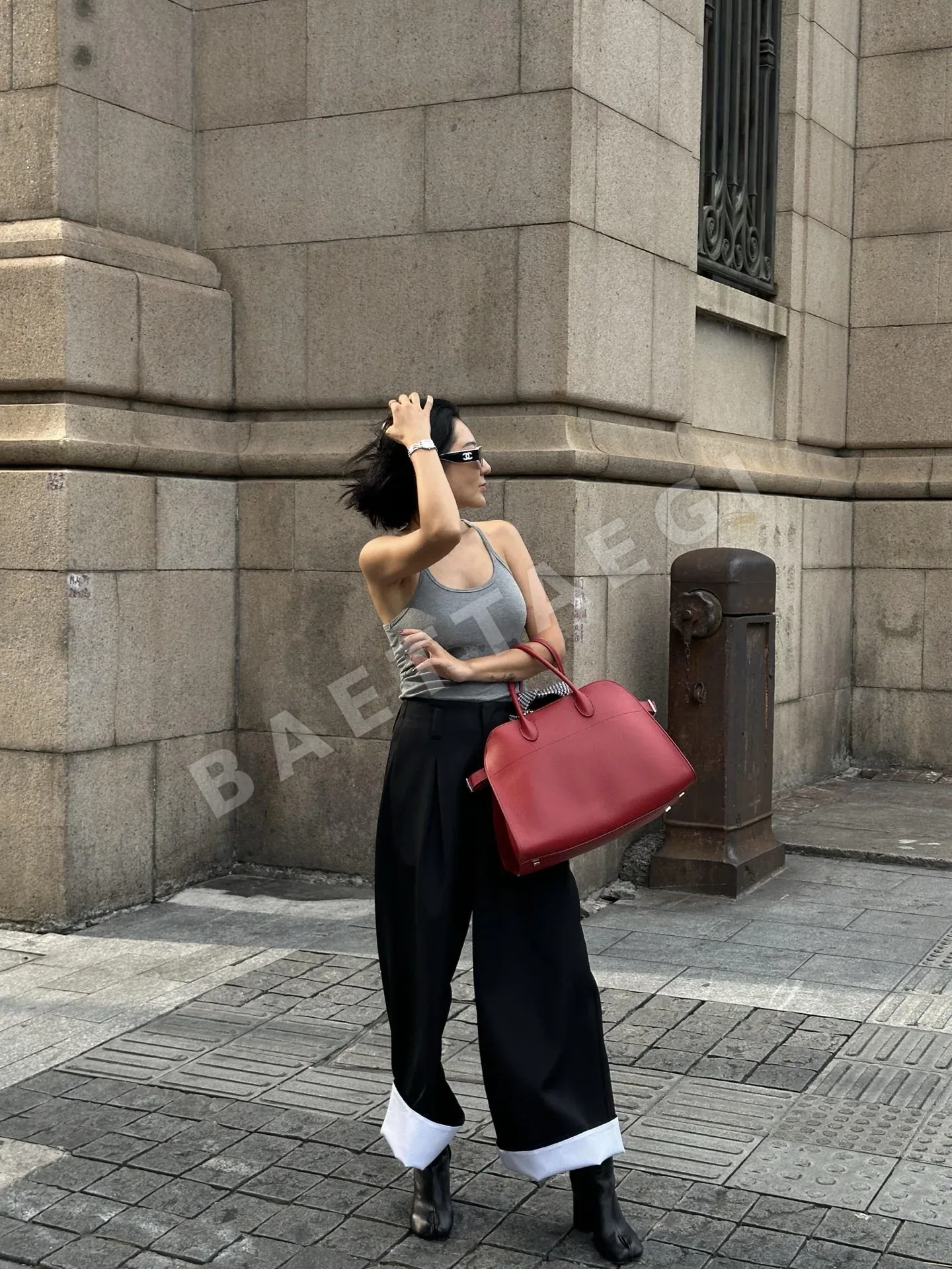 더로우 릴랙스 스타일 가방 상세 이미지 8