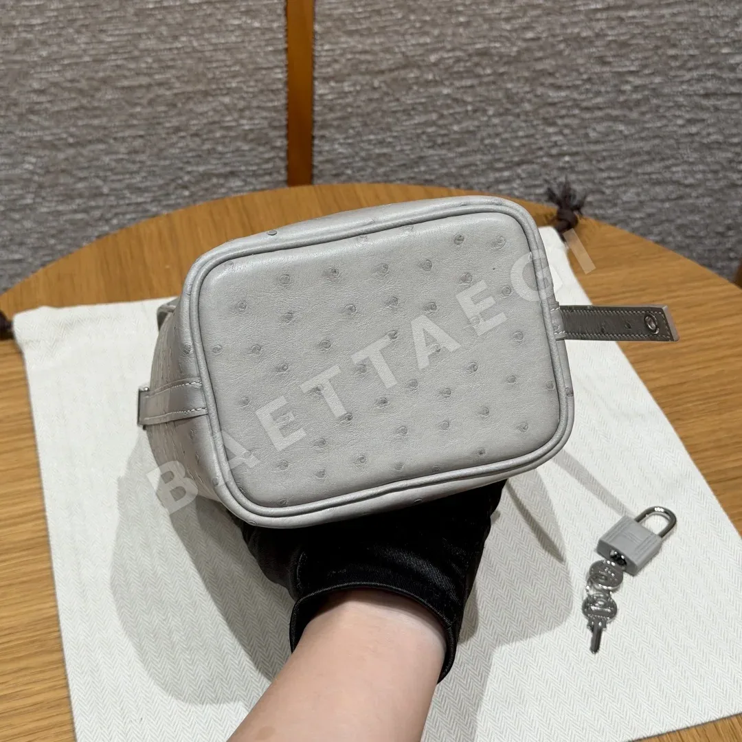 에르메스 피코탄 KK 타조 가죽 가방 상세 이미지 5
