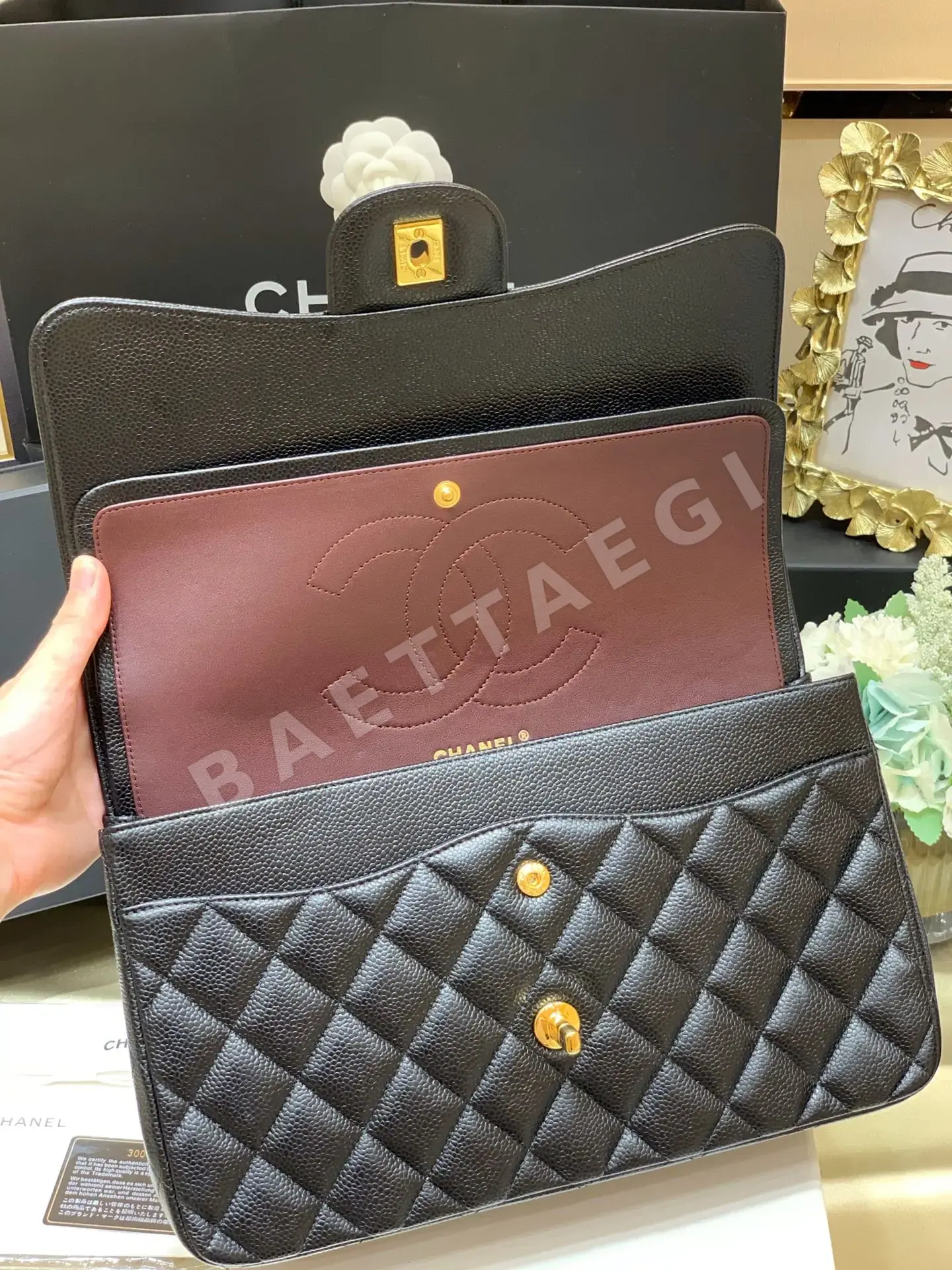 샤넬 점보 클래식 플랩백 가죽 가방 A58600 상세 이미지 7