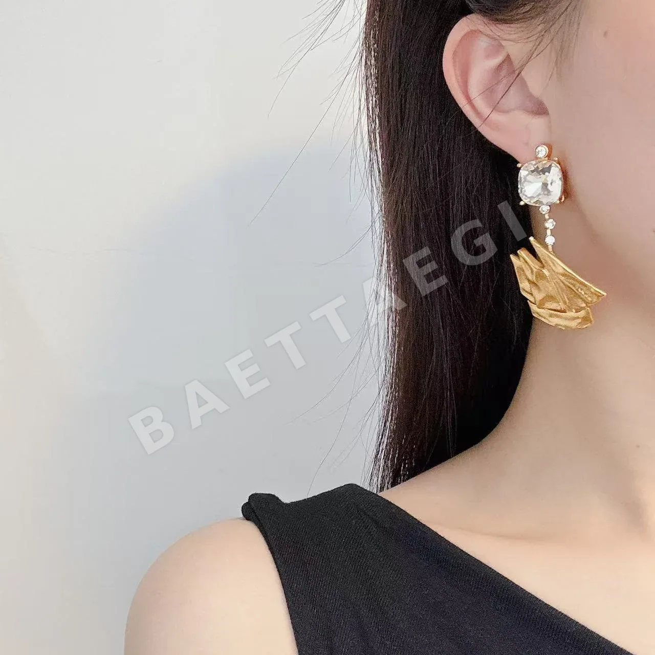 생로랑 레트로 모던 귀걸이 65408