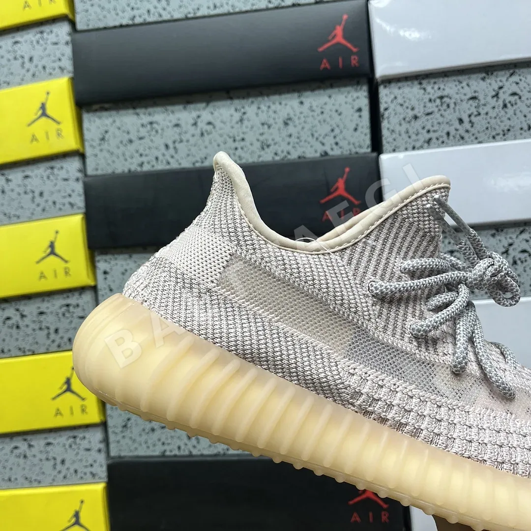 아디다스 [XQ] 이지 부스트 350 V2 FV5666 200764 Adidas Yeezy Boost 350 V2 Synth Reflective 상세 이미지 9