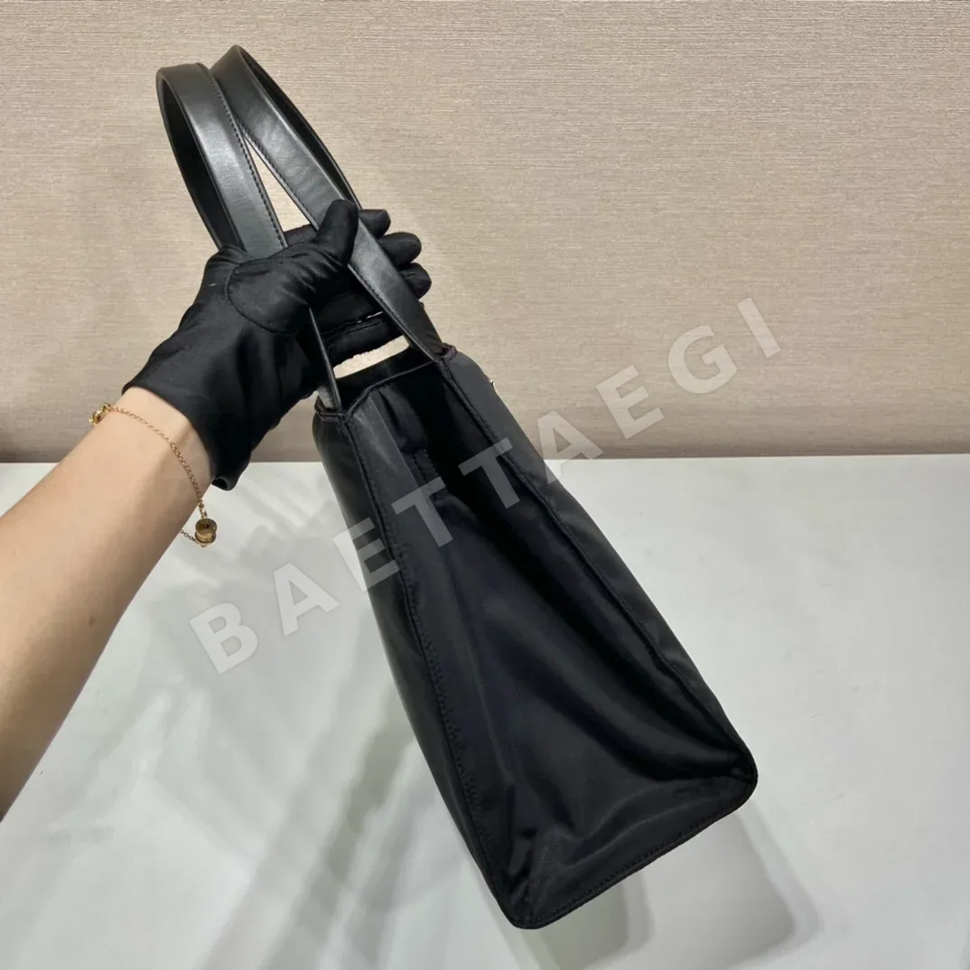 프라다 나일론 토트백 1BG426 상세 이미지 5