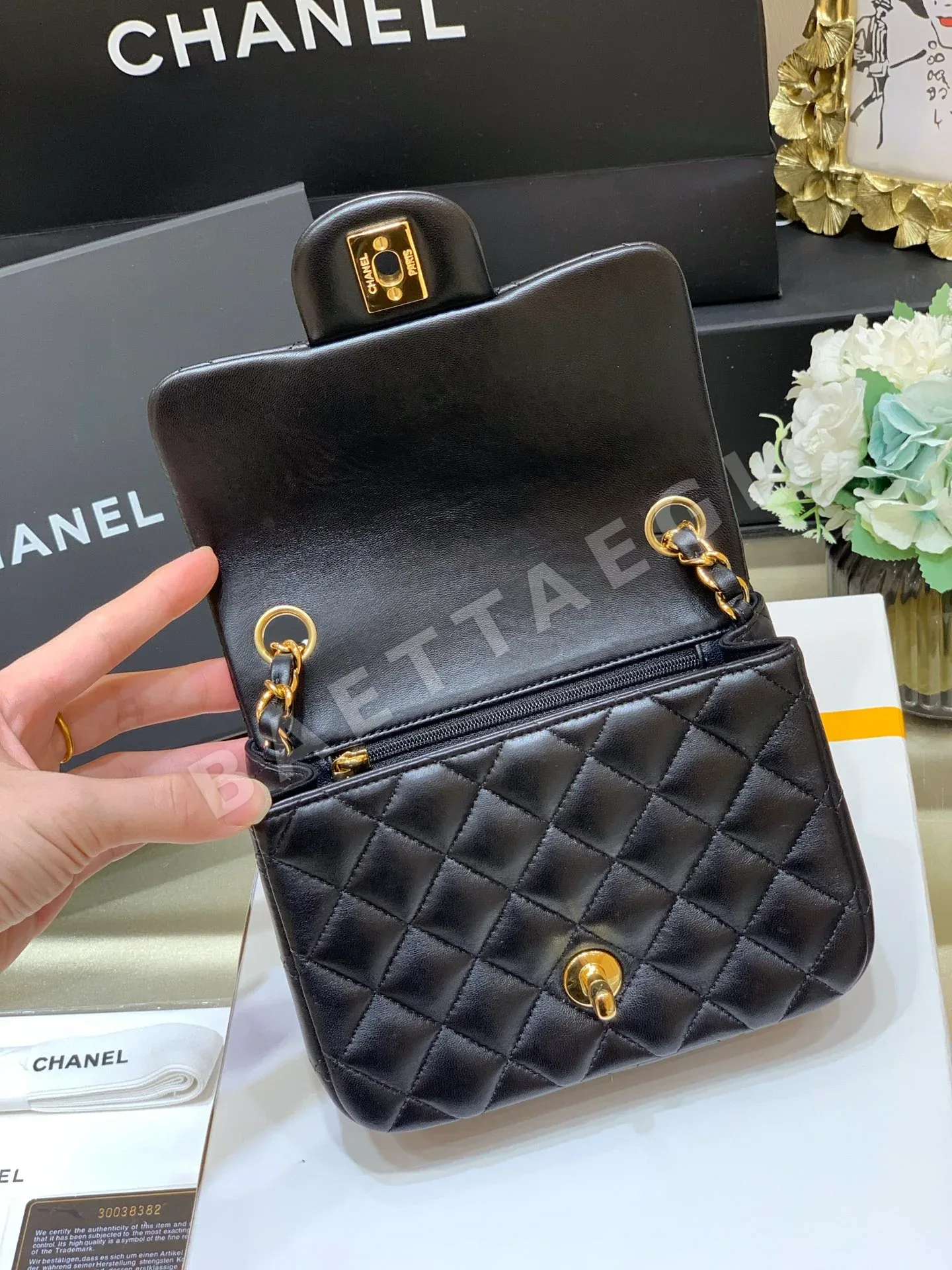 샤넬 카본파이버 클래식 플랩 백 A92993 상세 이미지 7
