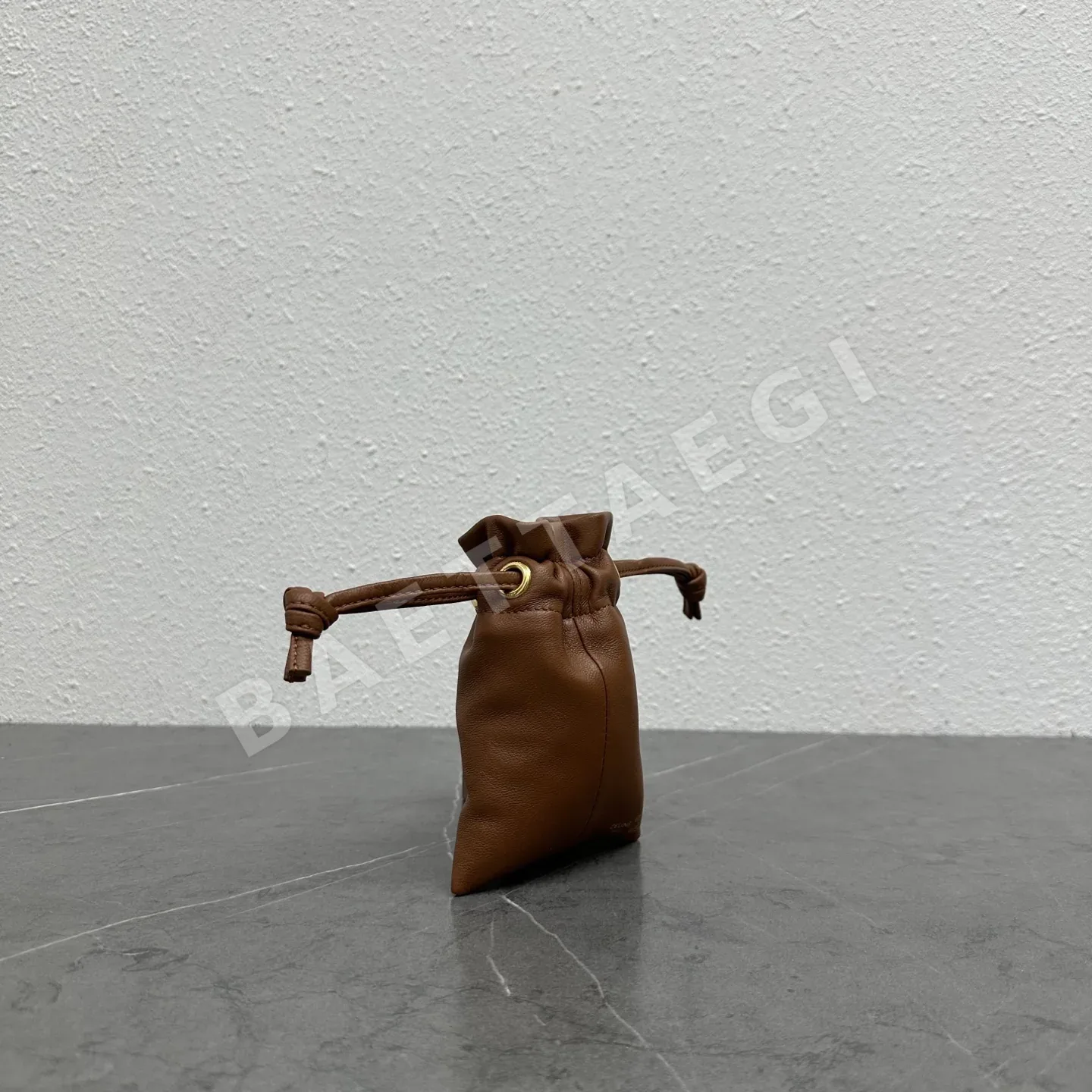 셀린느 램스킨 미니 크리스탈 파우치 상세 이미지 2