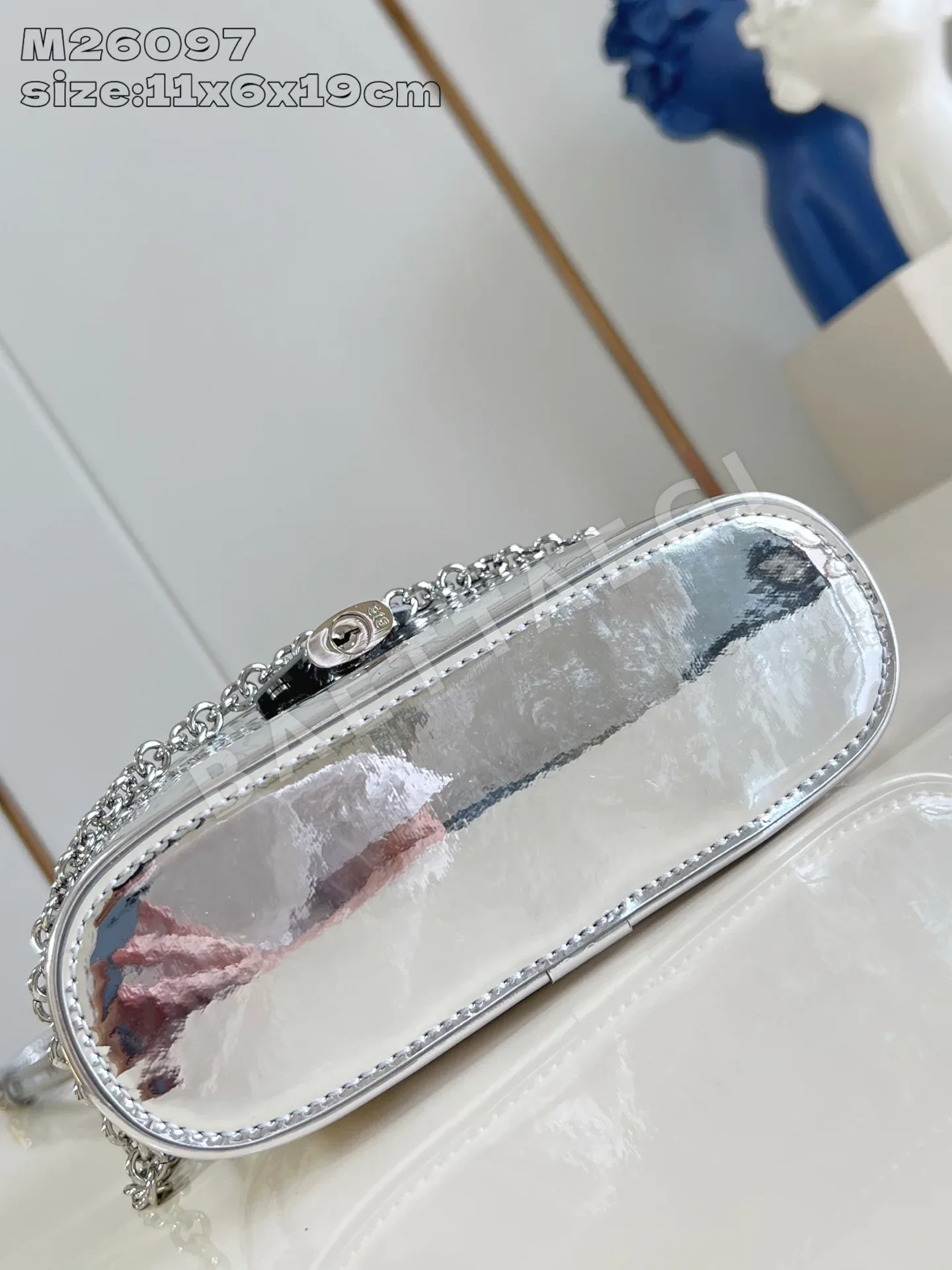 루이비통 베니티 체인 파우치 M26097 상세 이미지 6