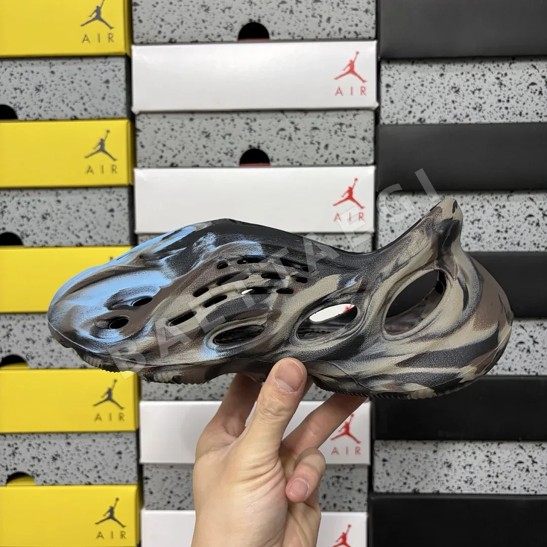 아디다스 [LW] 이지 폼 RNR MX ID4126 200647 Adidas Yeezy Foam RNR MX Cinder 상세 이미지 5