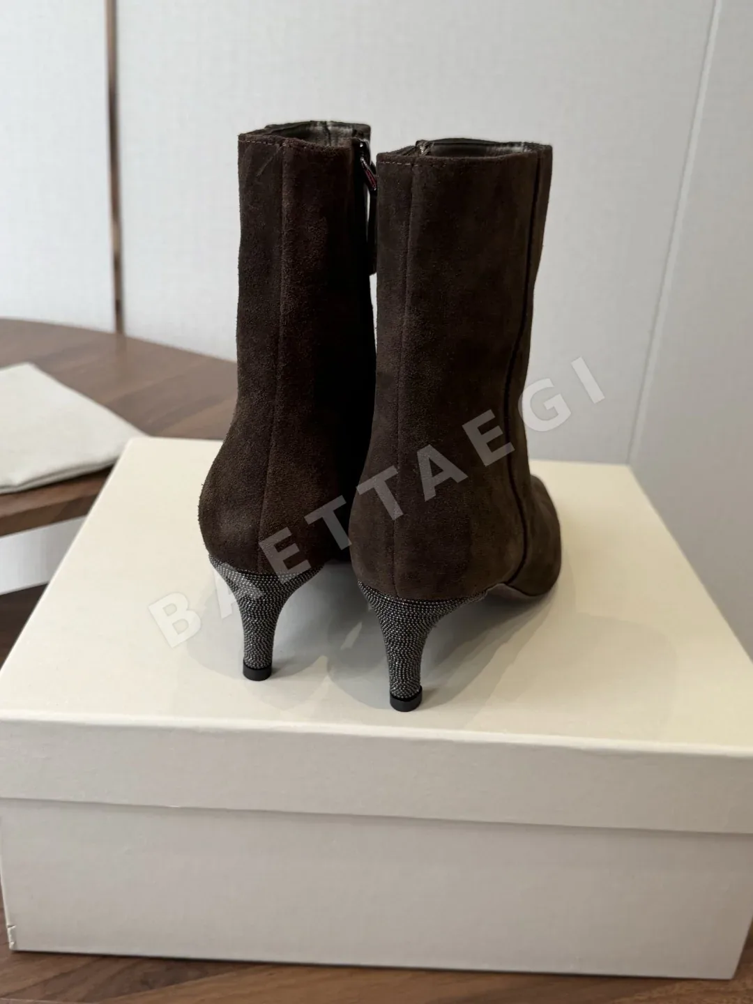 브루넬로쿠치넬리 포인티드 토 스틸레토 힐 미드카프 부츠 상세 이미지 8
