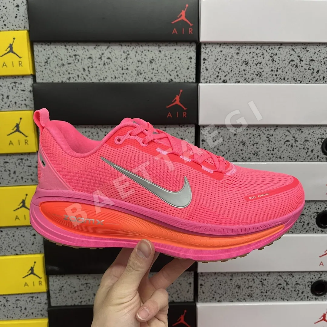 나이키 줌 보메로 18 HM6804-602 201110 Nike Zoom Vomero 18